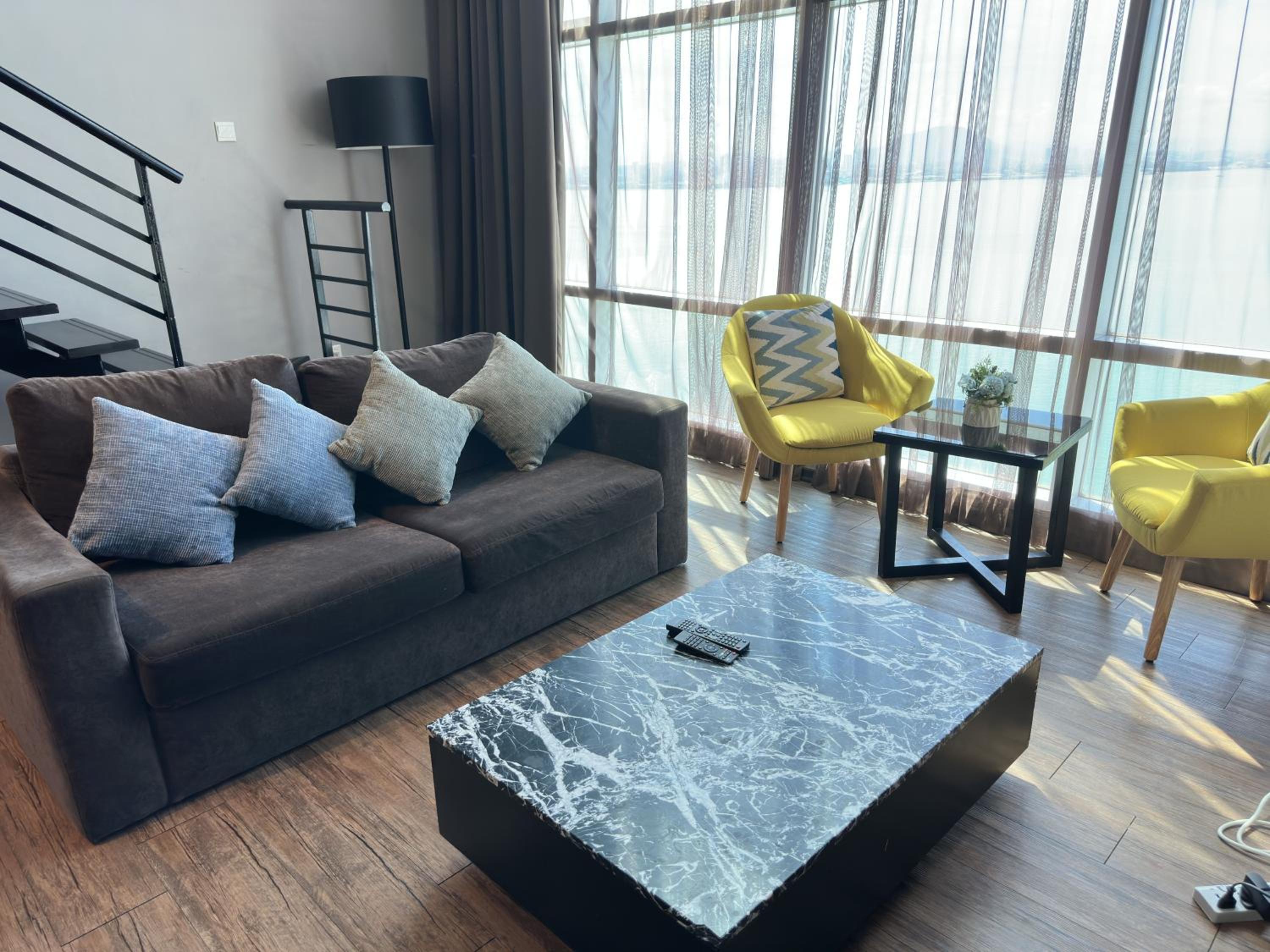 Seaview 2BR Duplex at Maritime Georgetown with Pool & Gym 73A