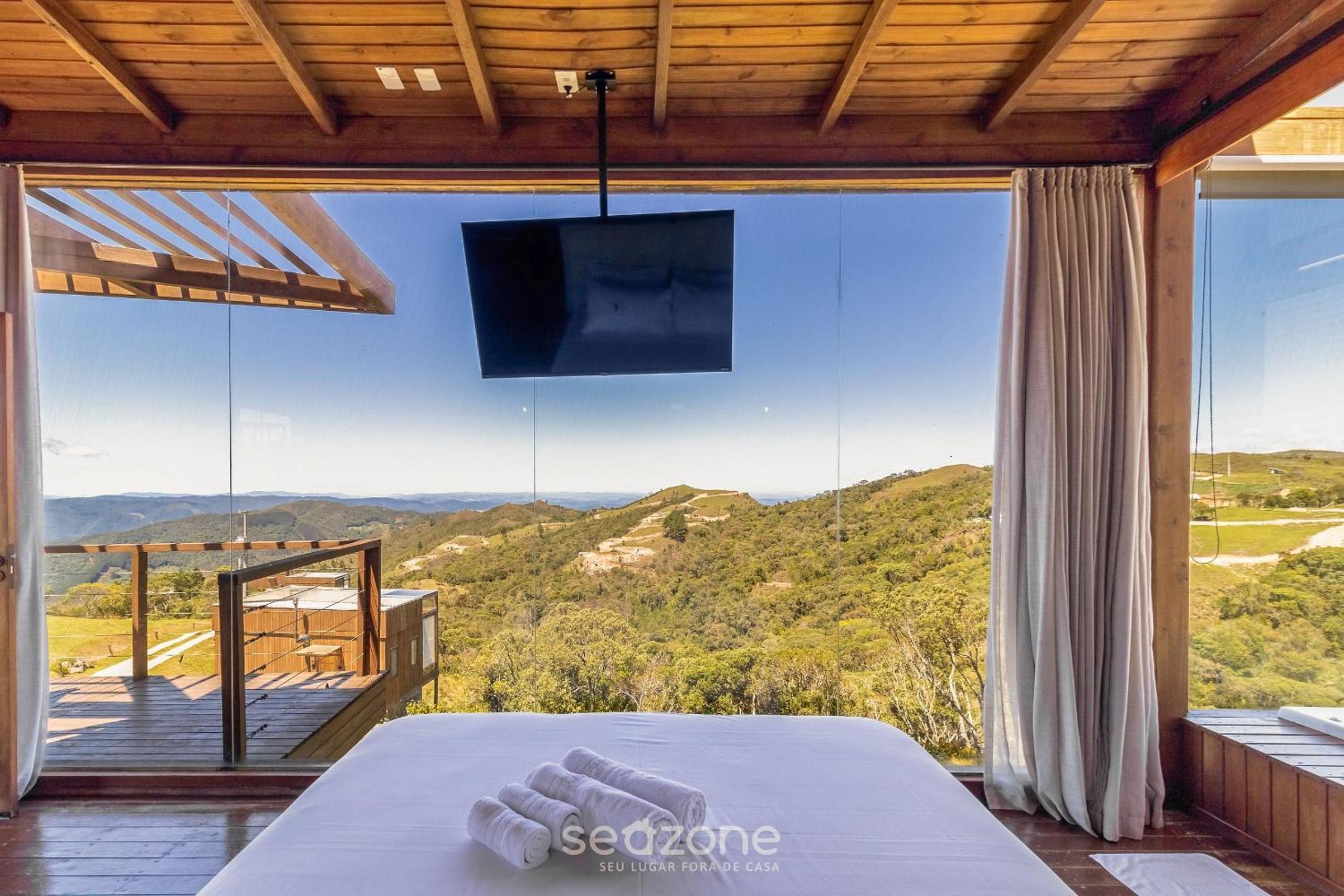 Cabin with fantastic view and jacuzzi VST007