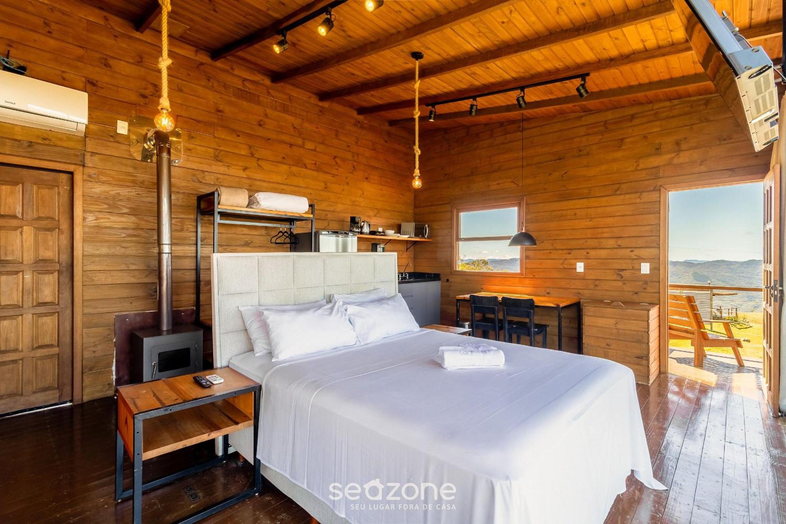 Cabin with fantastic view and jacuzzi VST007
