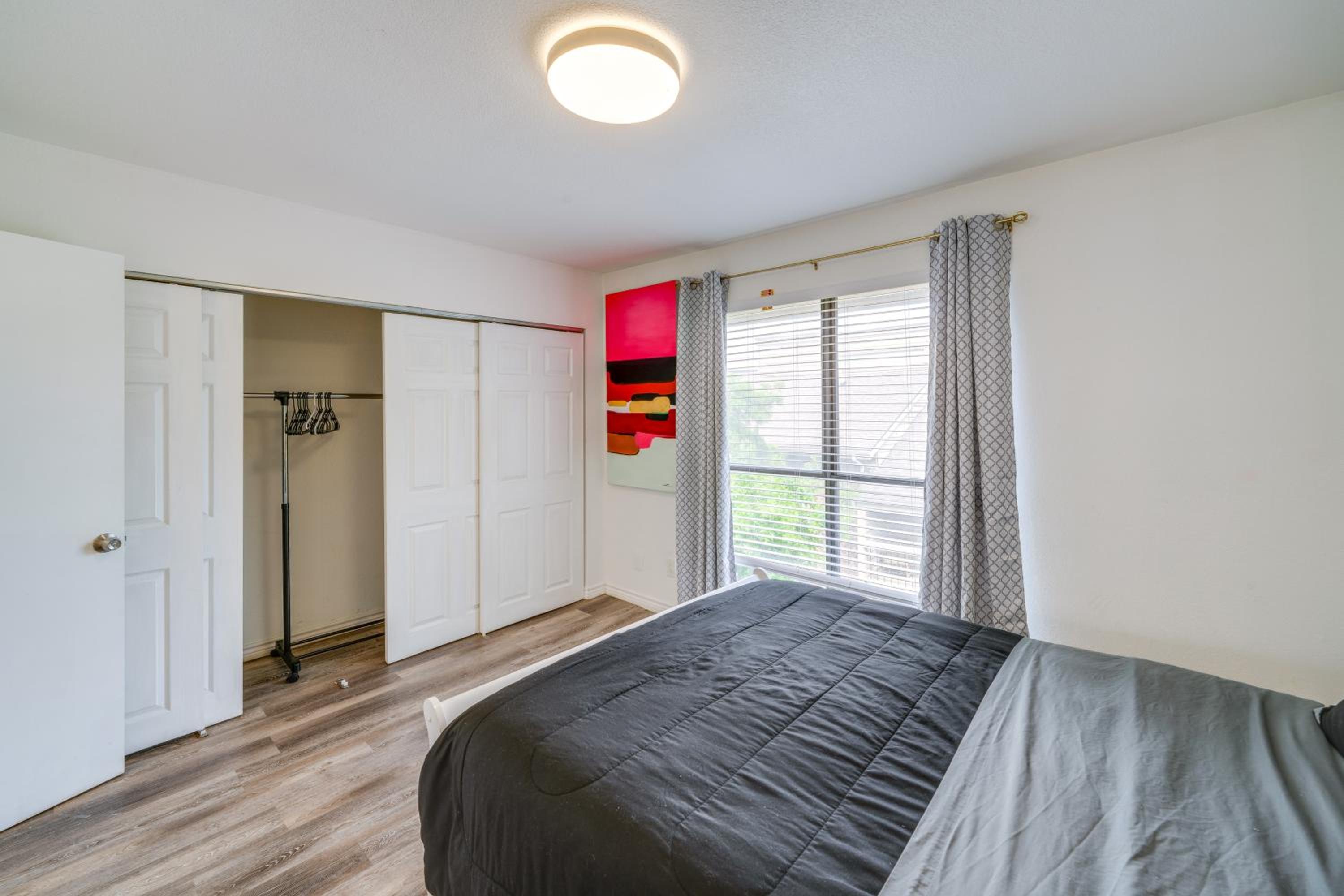 1 Mi to NorthPark Center Bright Dallas Condo