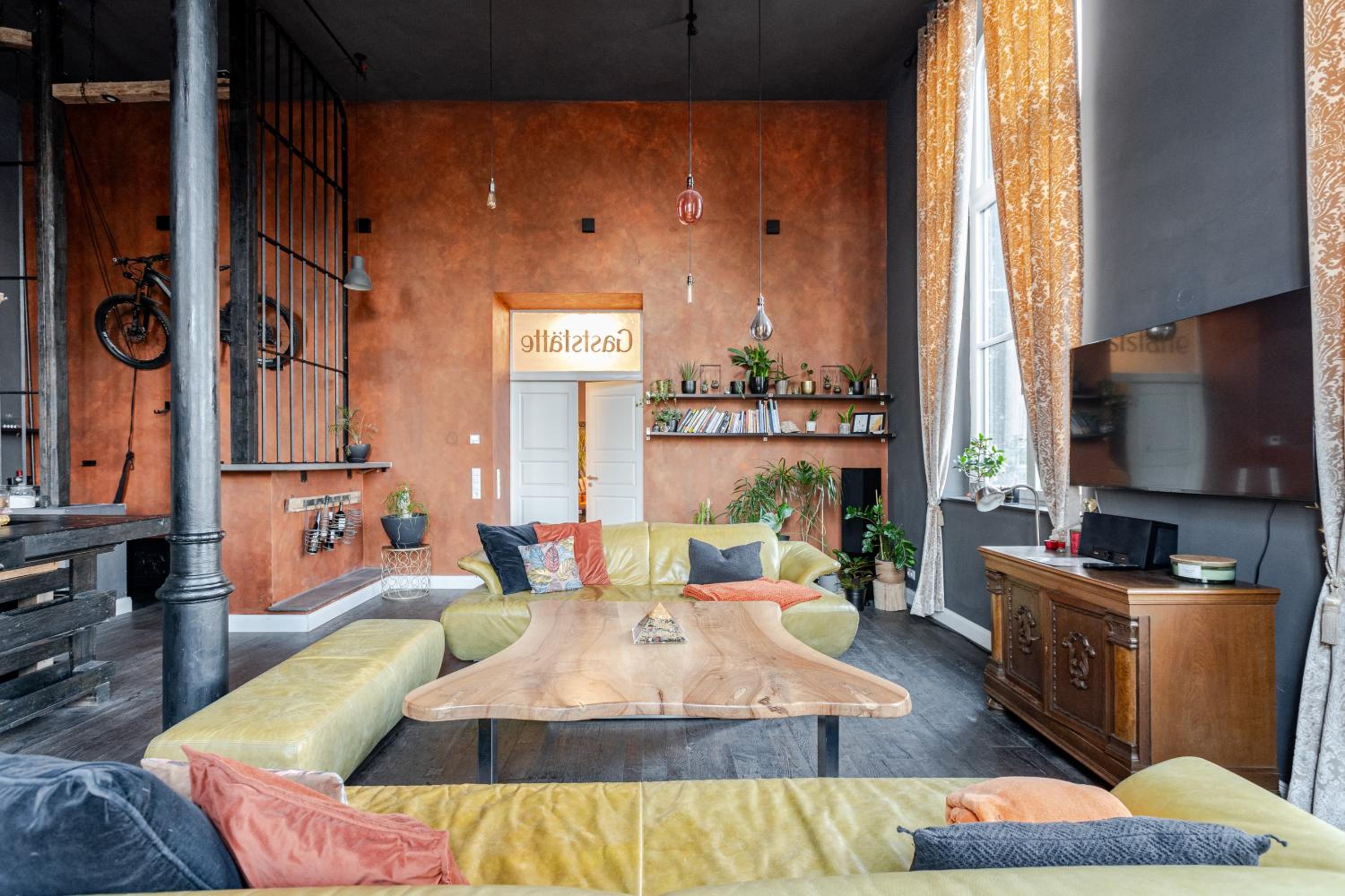 Bahnhofsromantik trifft Luxus - Alter Bahnhof von Kruft