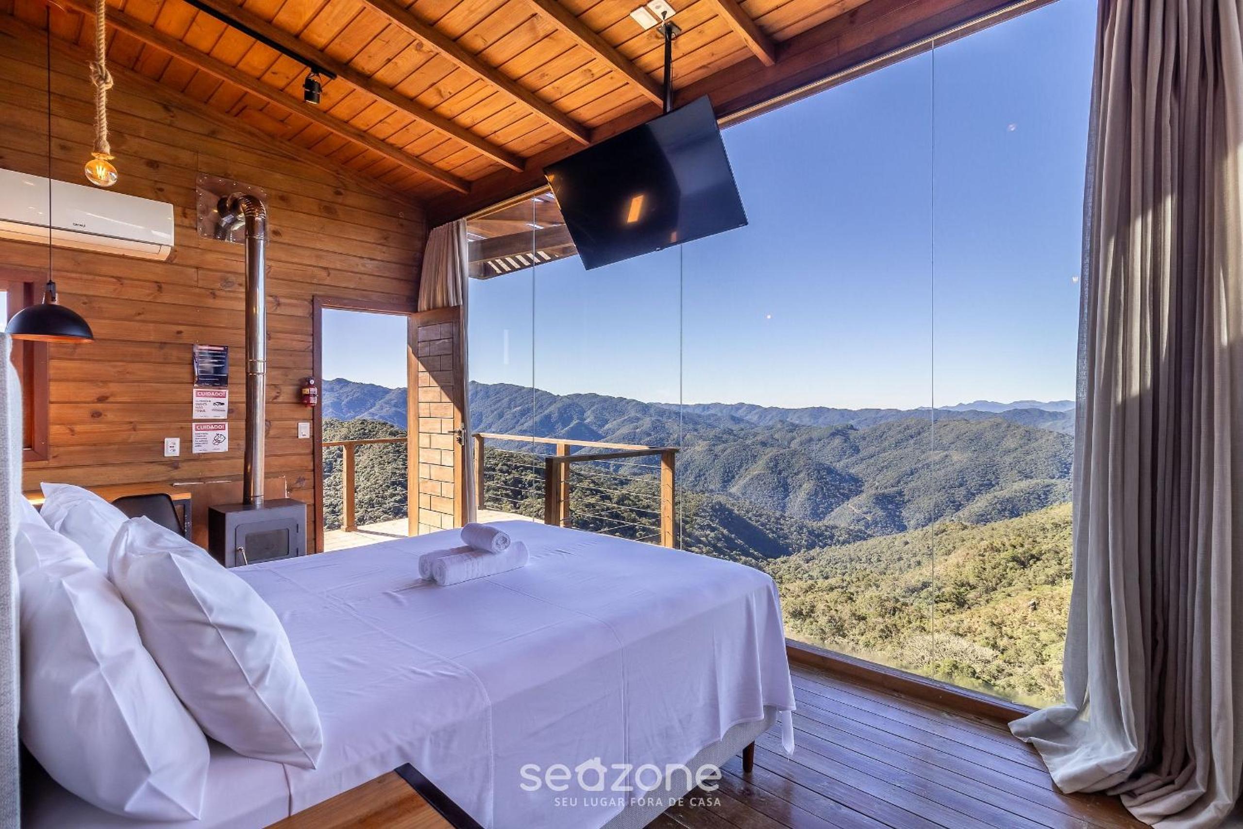 Rustic industrial cabin in the mountains VST009