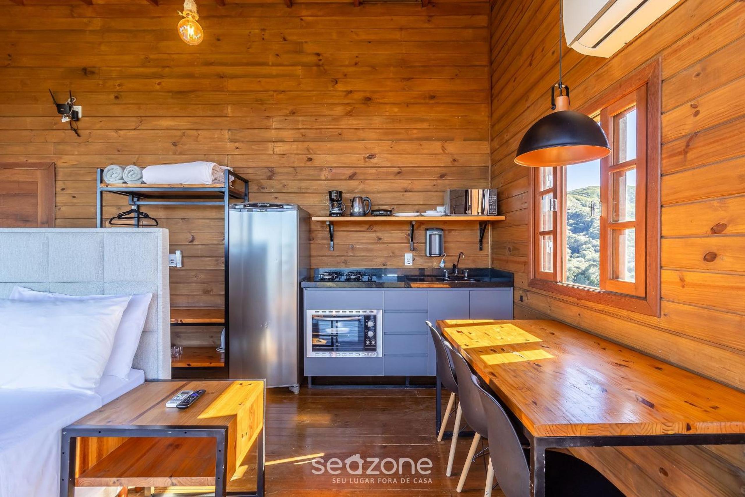 Rustic industrial cabin in the mountains VST009