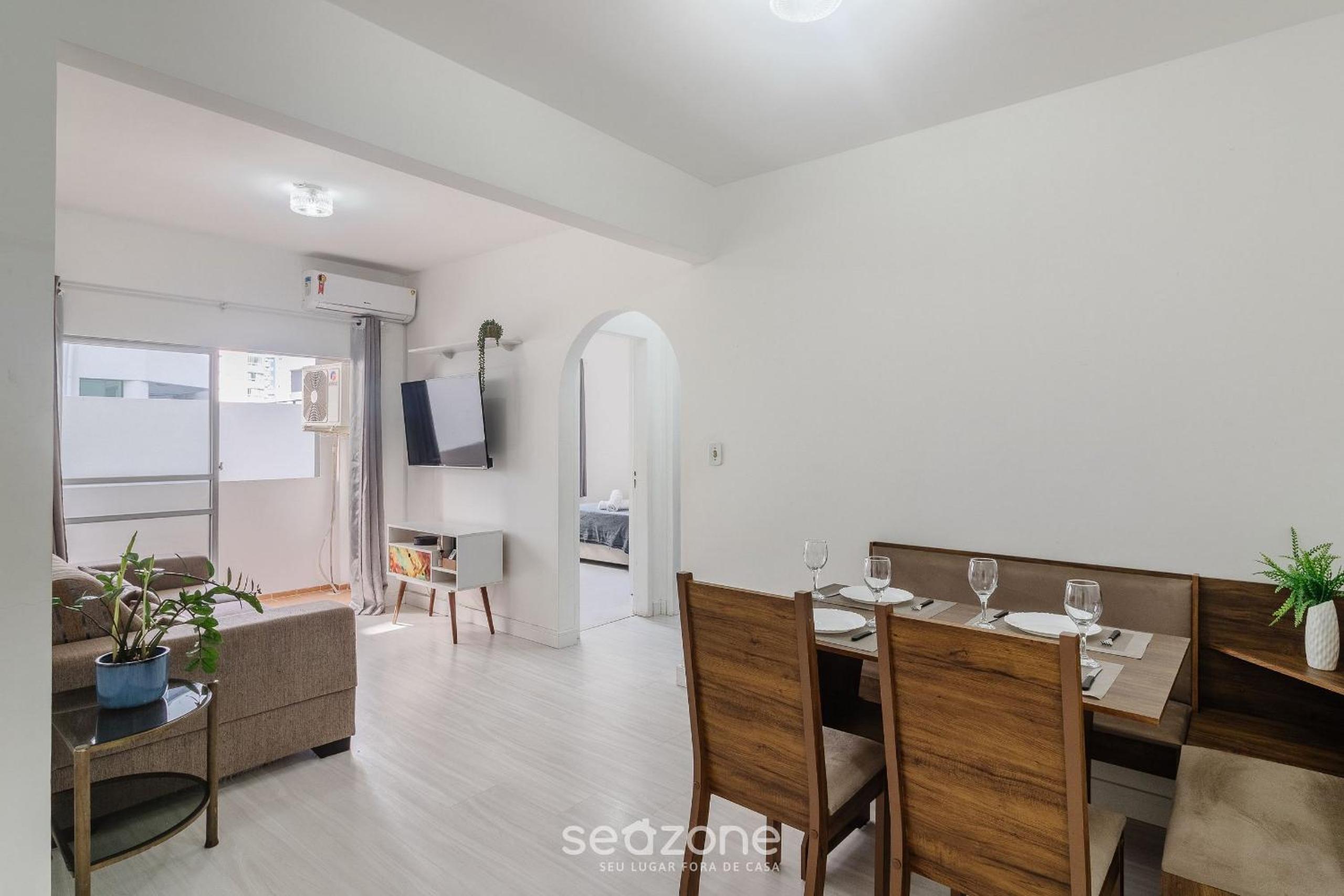 Full 2-Bed Apt 80m from the Beach in BC IDI0306