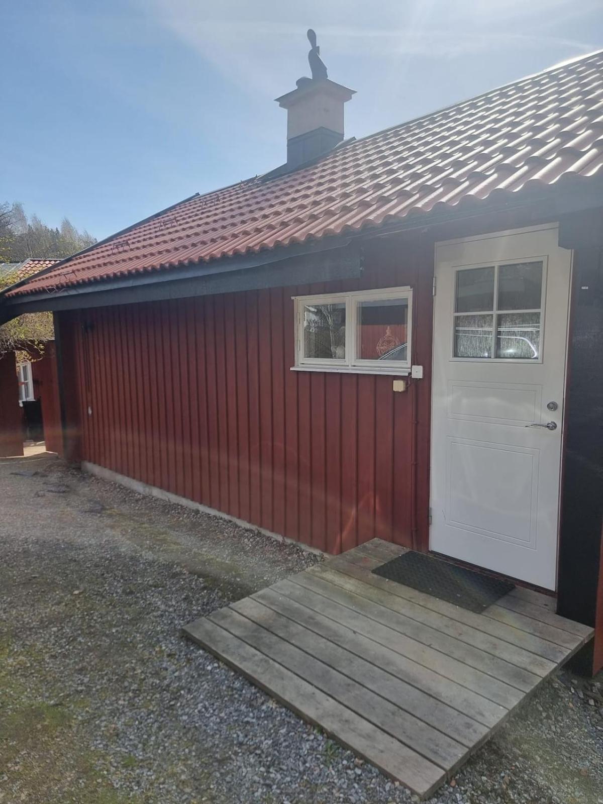 Archipelago cabin with sauna, fireplace & close to the ocean