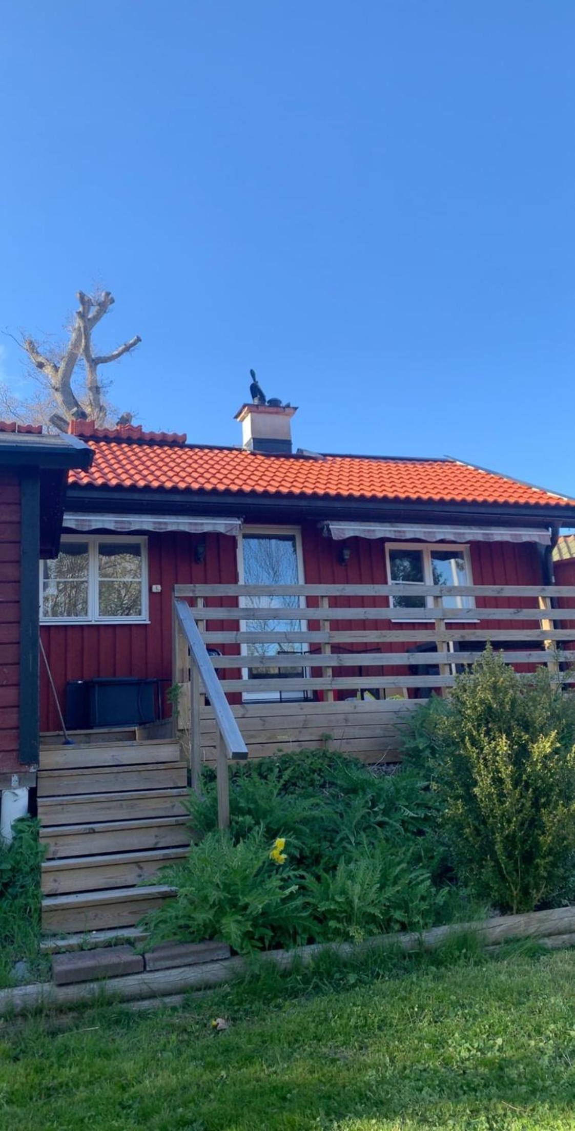 Archipelago cabin with sauna, fireplace & close to the ocean