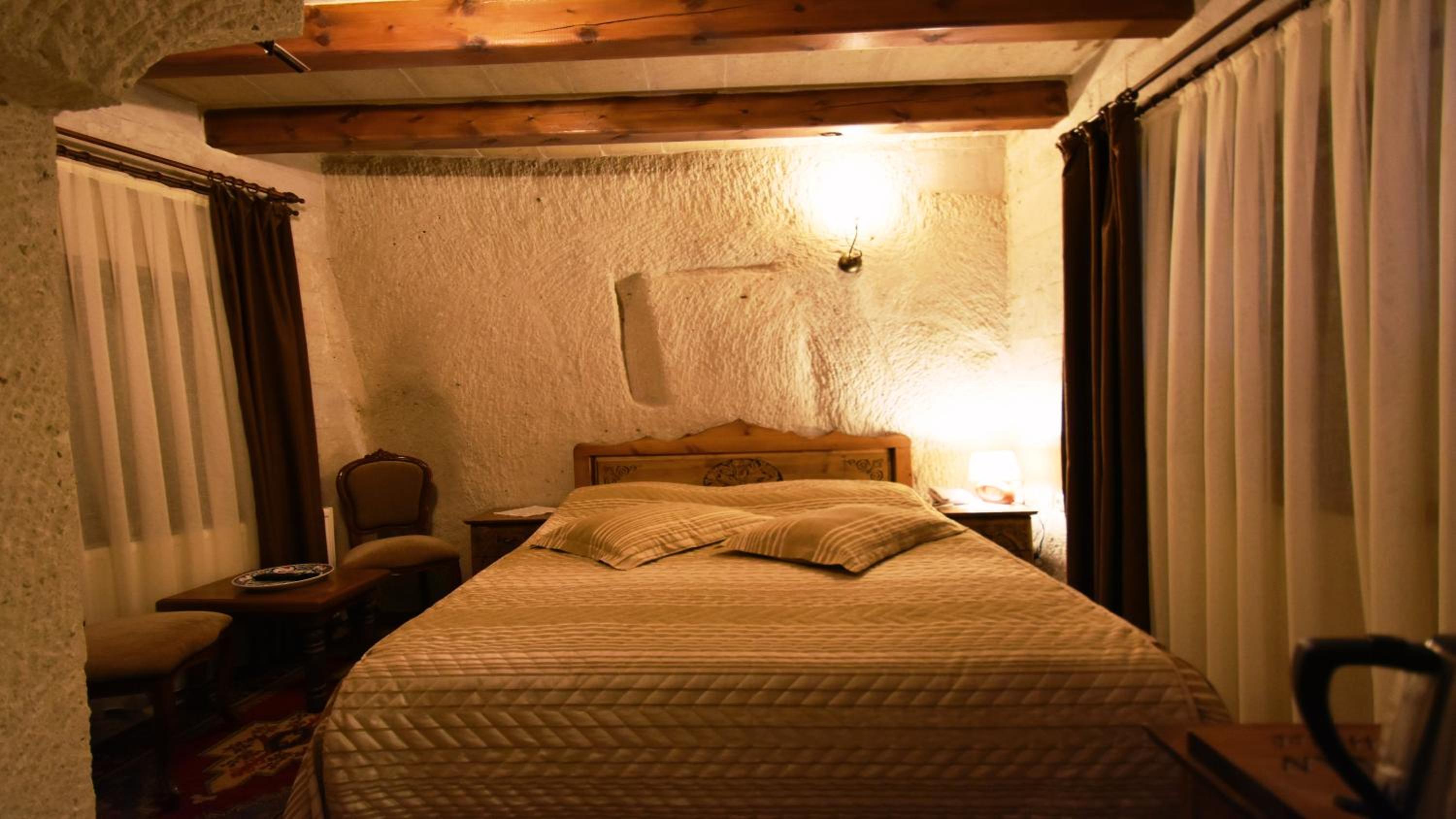 Harman Cave Hotel - Image 81