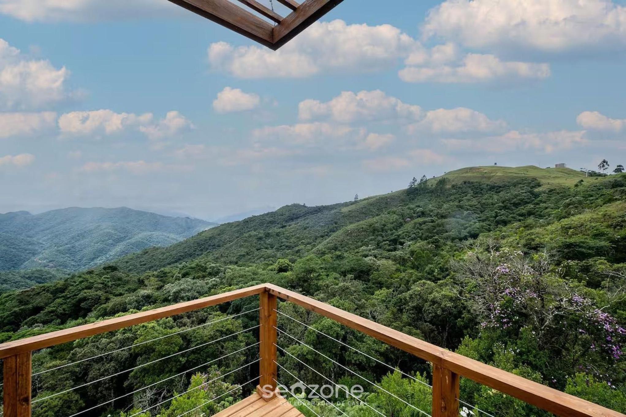 Gorgeous Mountain Jacuzzi Cabin VST013