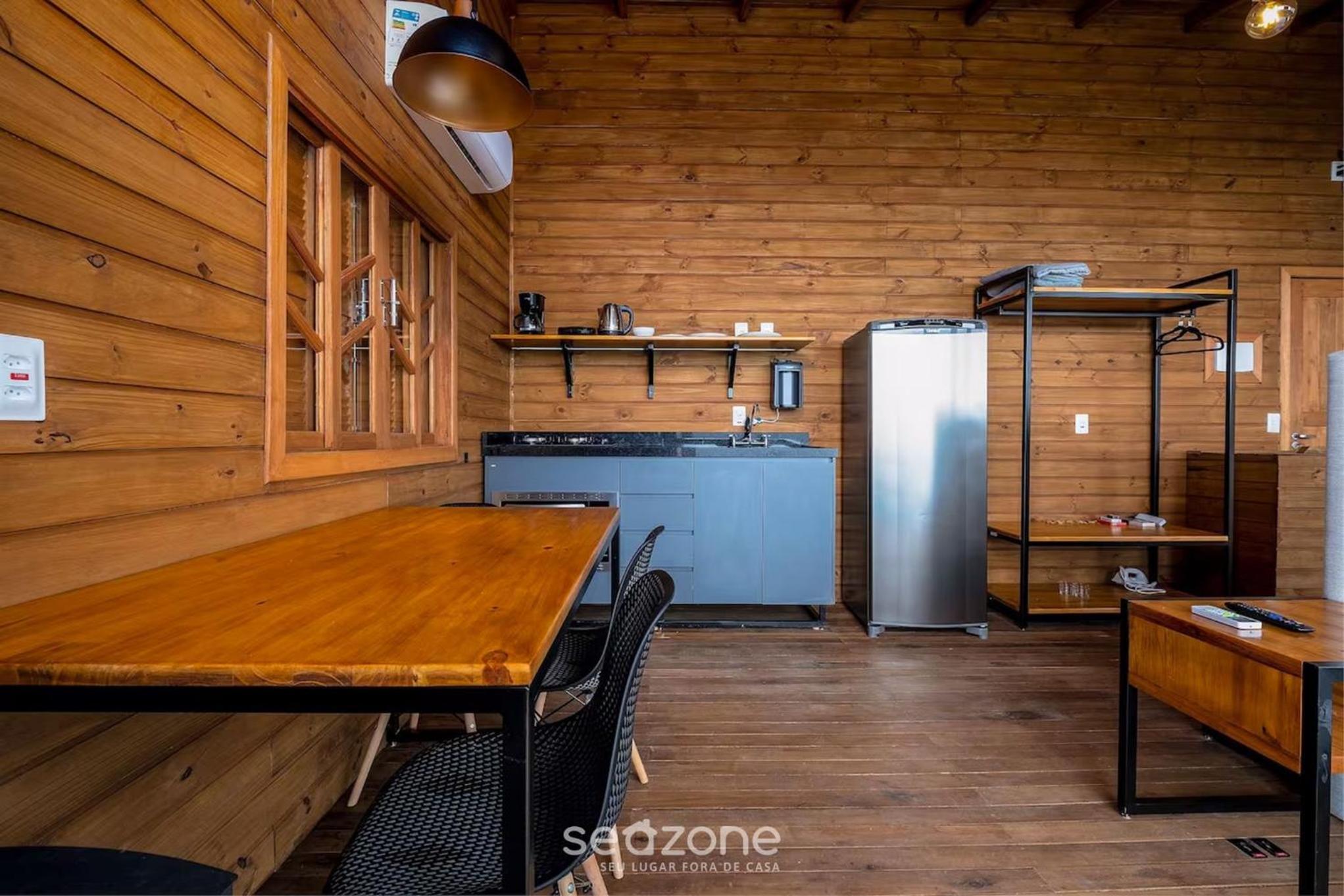 Gorgeous Mountain Jacuzzi Cabin VST013