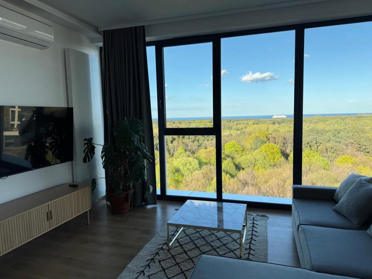 Widok - Klima - WiFi - Netflix - Sauna - Darmowy parking - Siłownia - Obok plaży - Mieszkanie z widokiem na morze 6 osób