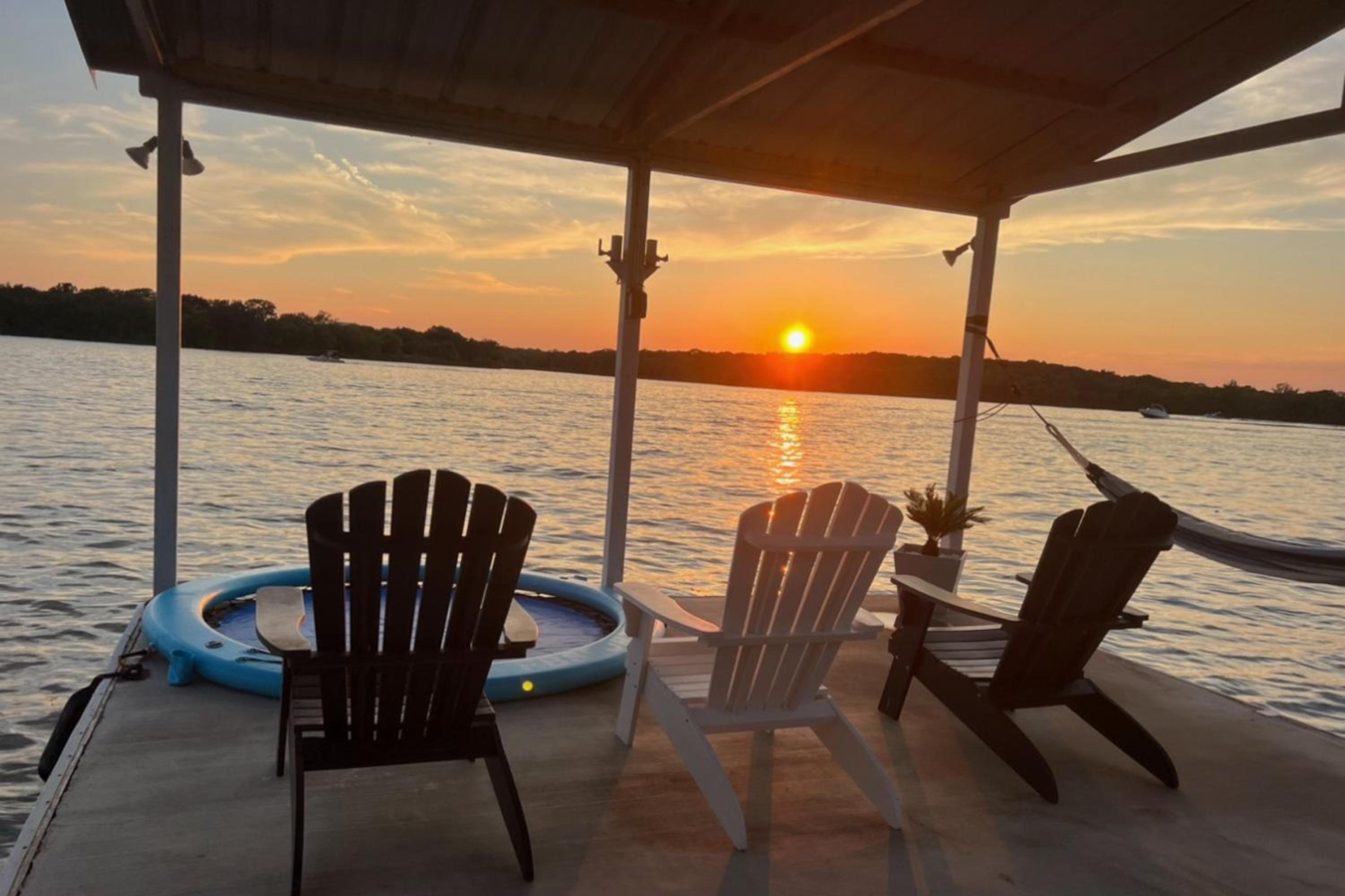 Open Water Sunset Kingsland Lakehouse with Boat Slip