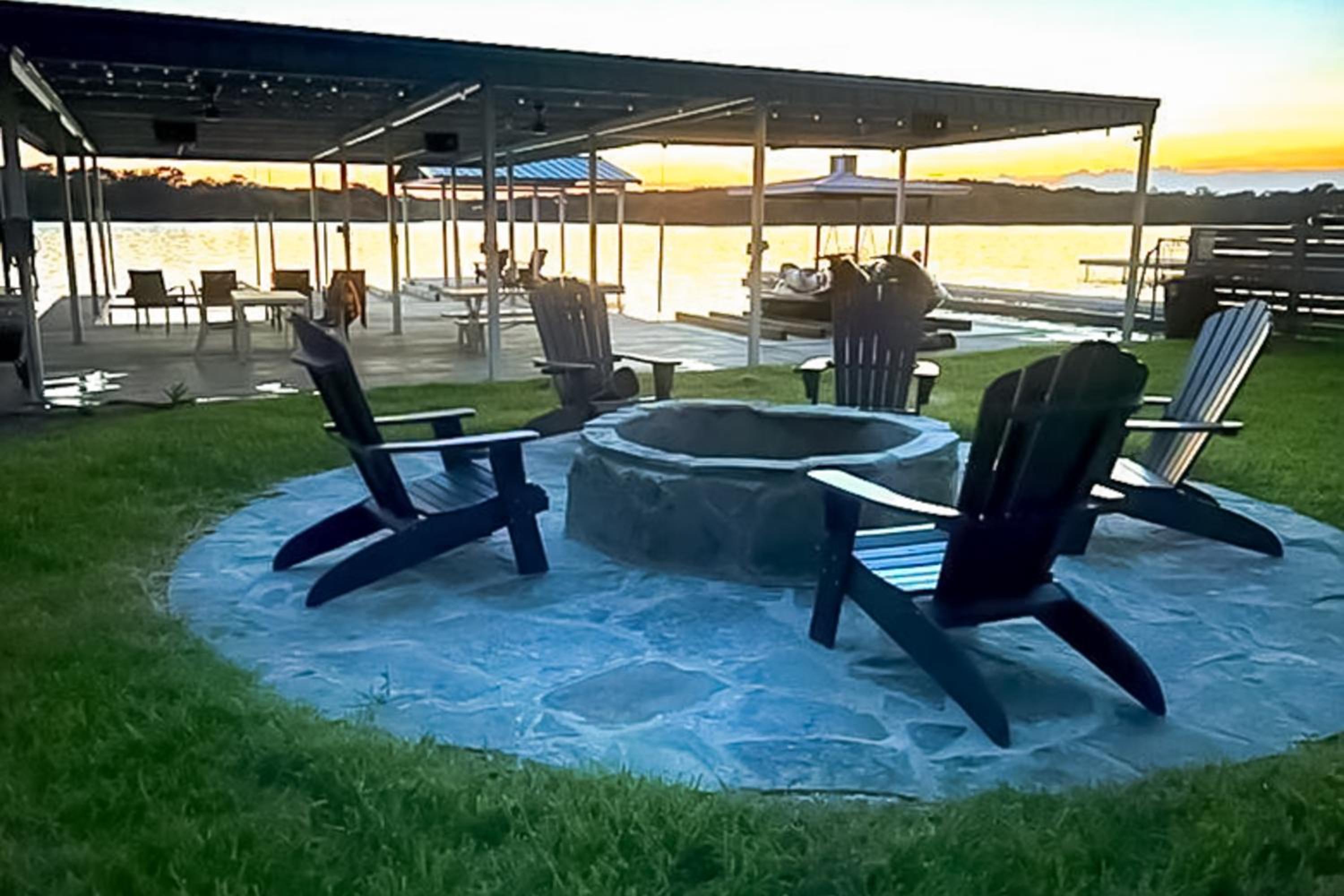 Open Water Sunset Kingsland Lakehouse with Boat Slip