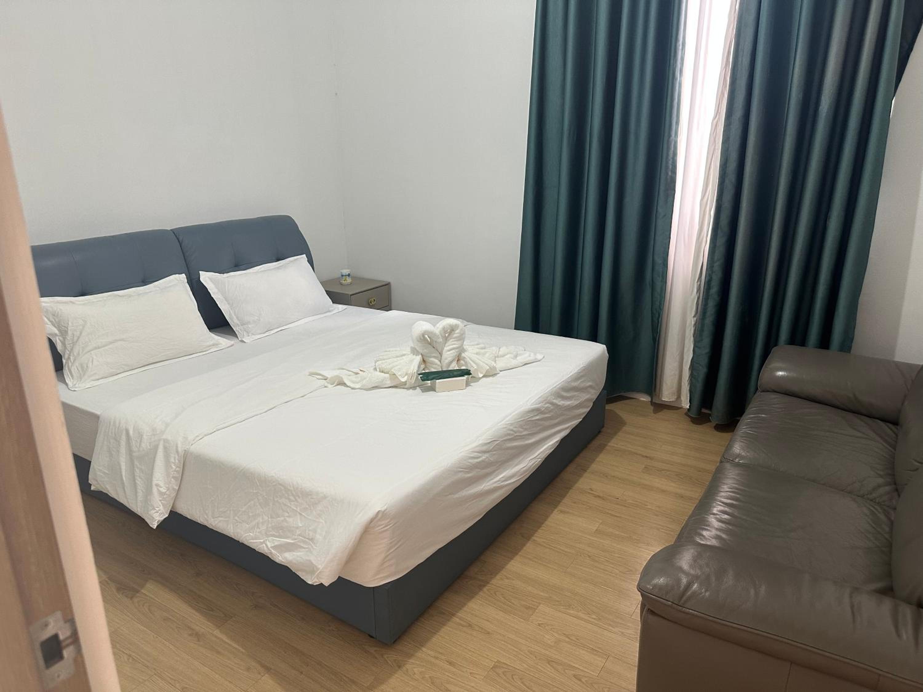 OYU Dheights Clark Sun Valley Pool Villas 5Bedroom