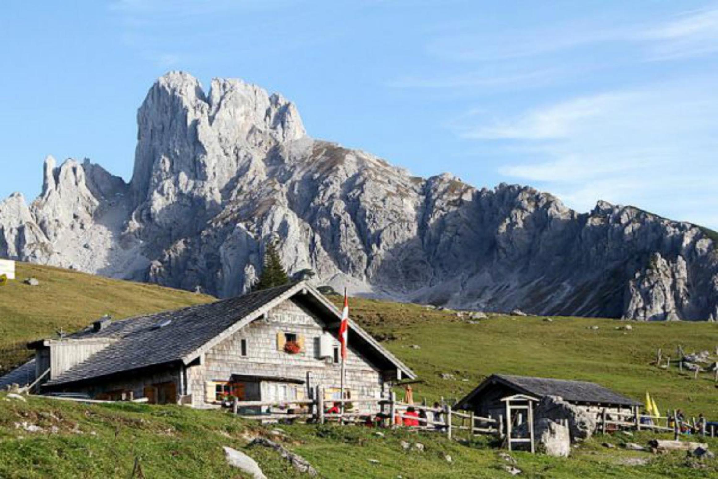 Ferienhaus Lechner am Waldrand mit Sauna, Bergblick und Naturgarten