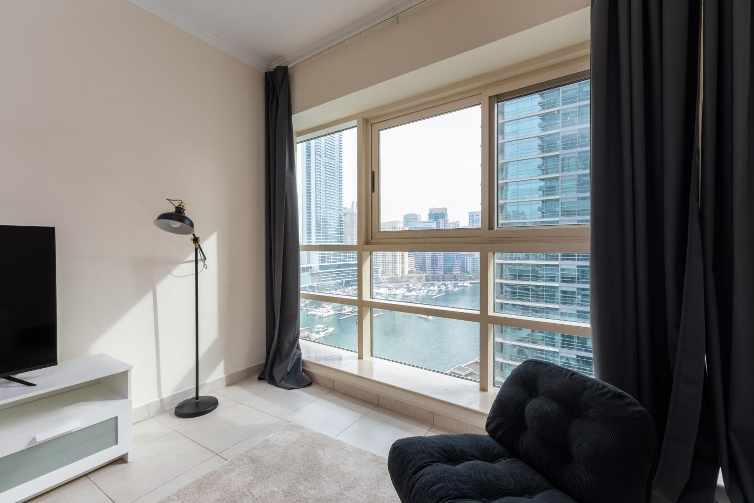 Marina Quays West, Dubai Marina - Mint Stay