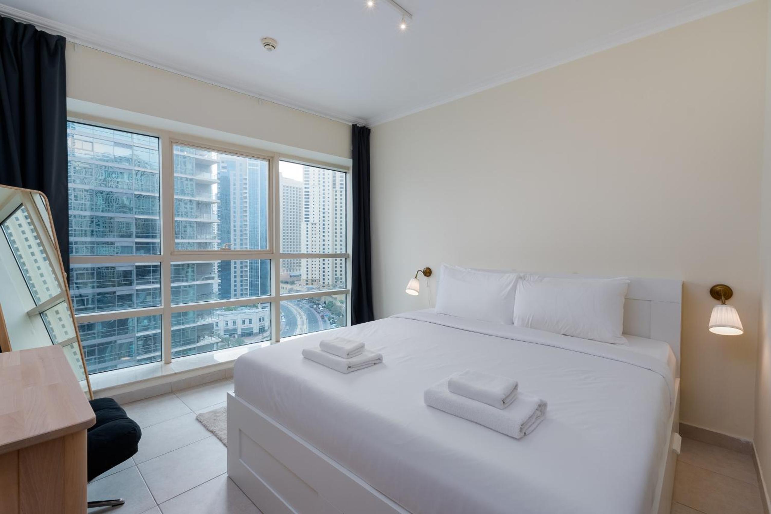 Marina Quays West, Dubai Marina - Mint Stay