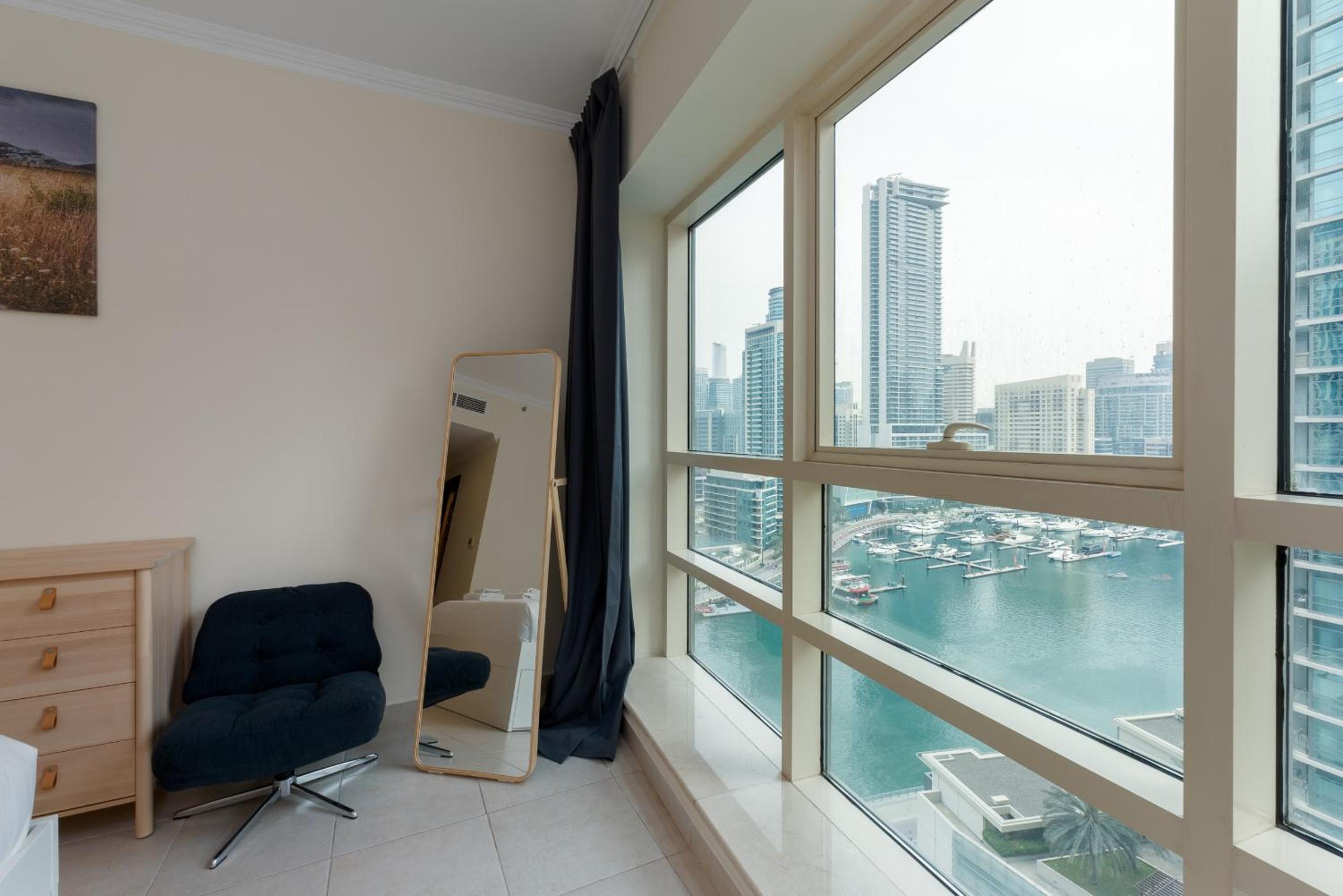 Marina Quays West, Dubai Marina - Mint Stay