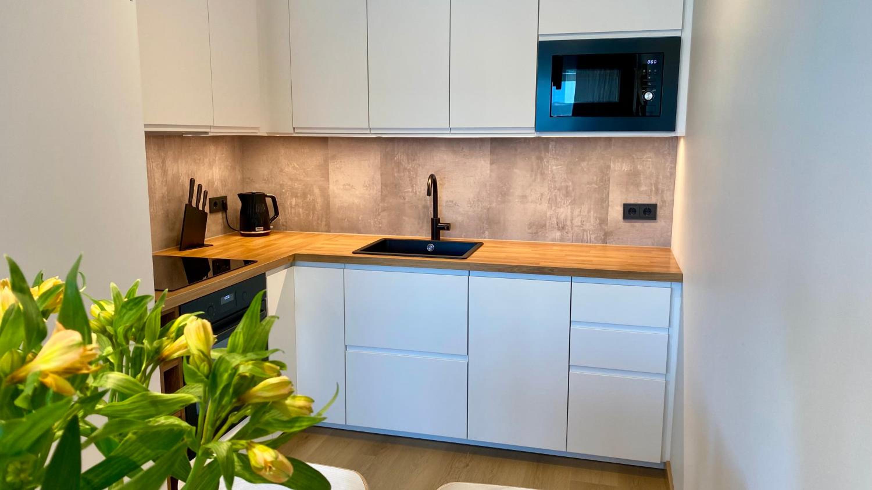 Lootsi Haven - Modern City Apartment with Free Parking