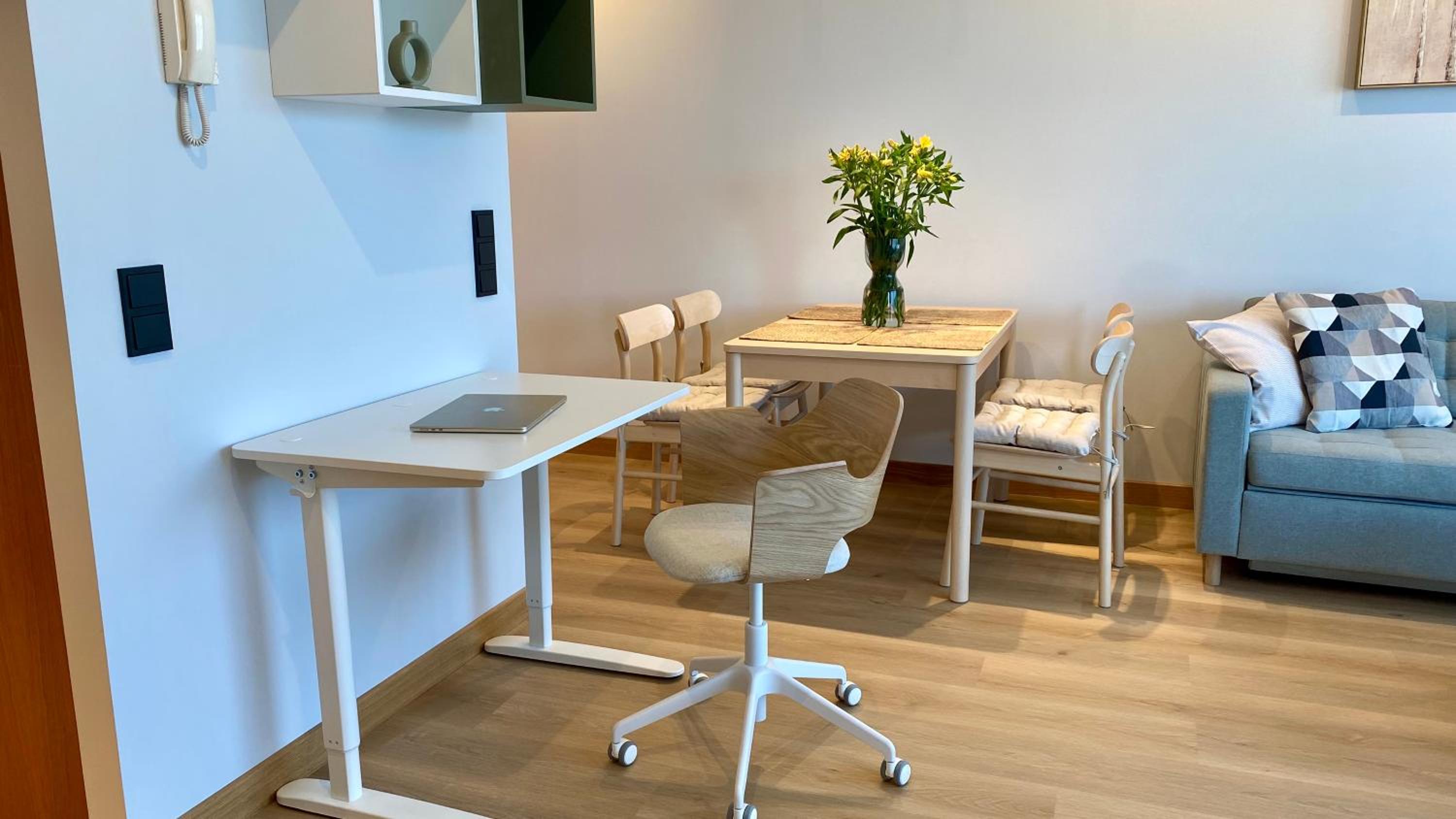 Lootsi Haven - Modern City Apartment with Free Parking