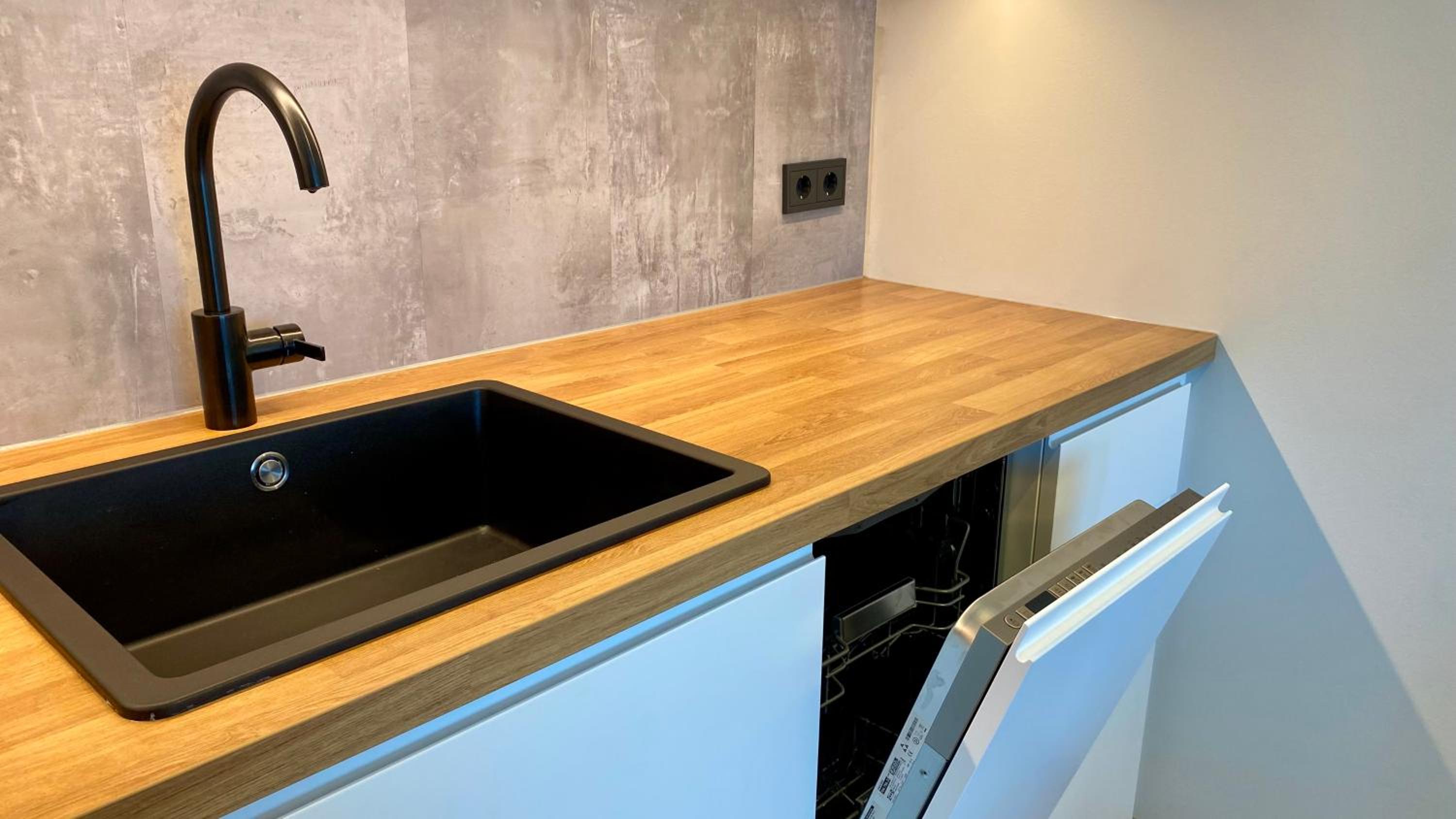 Lootsi Haven - Modern City Apartment with Free Parking