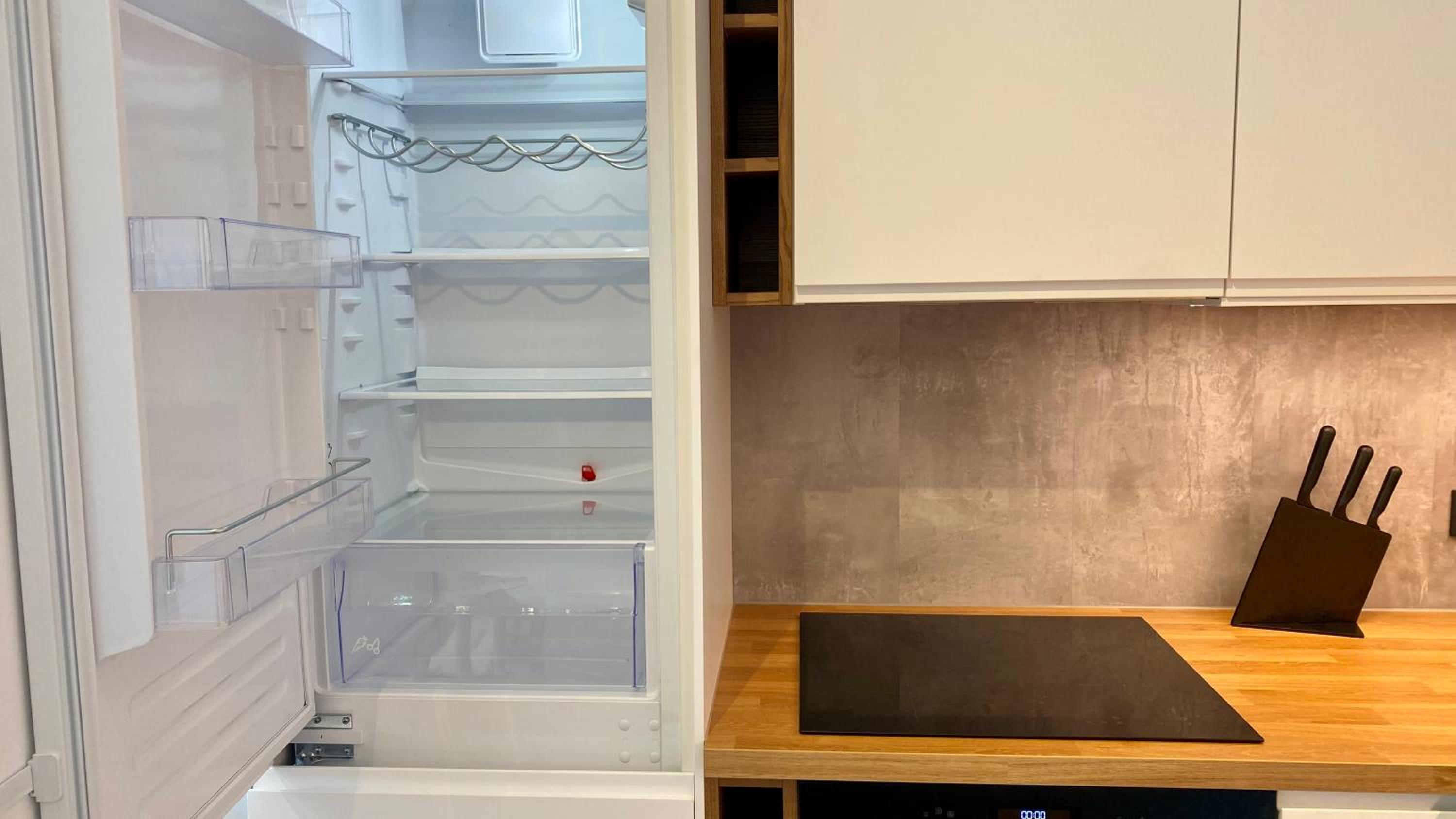 Lootsi Haven - Modern City Apartment with Free Parking