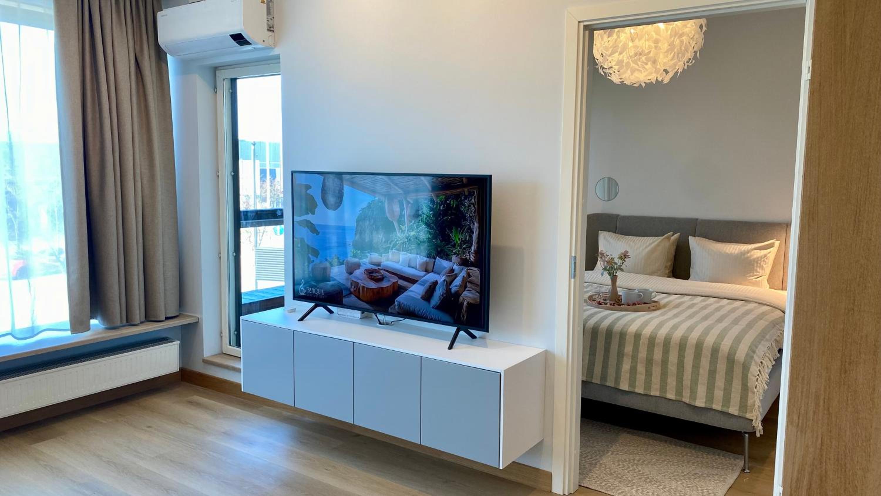 Lootsi Haven - Modern City Apartment with Free Parking