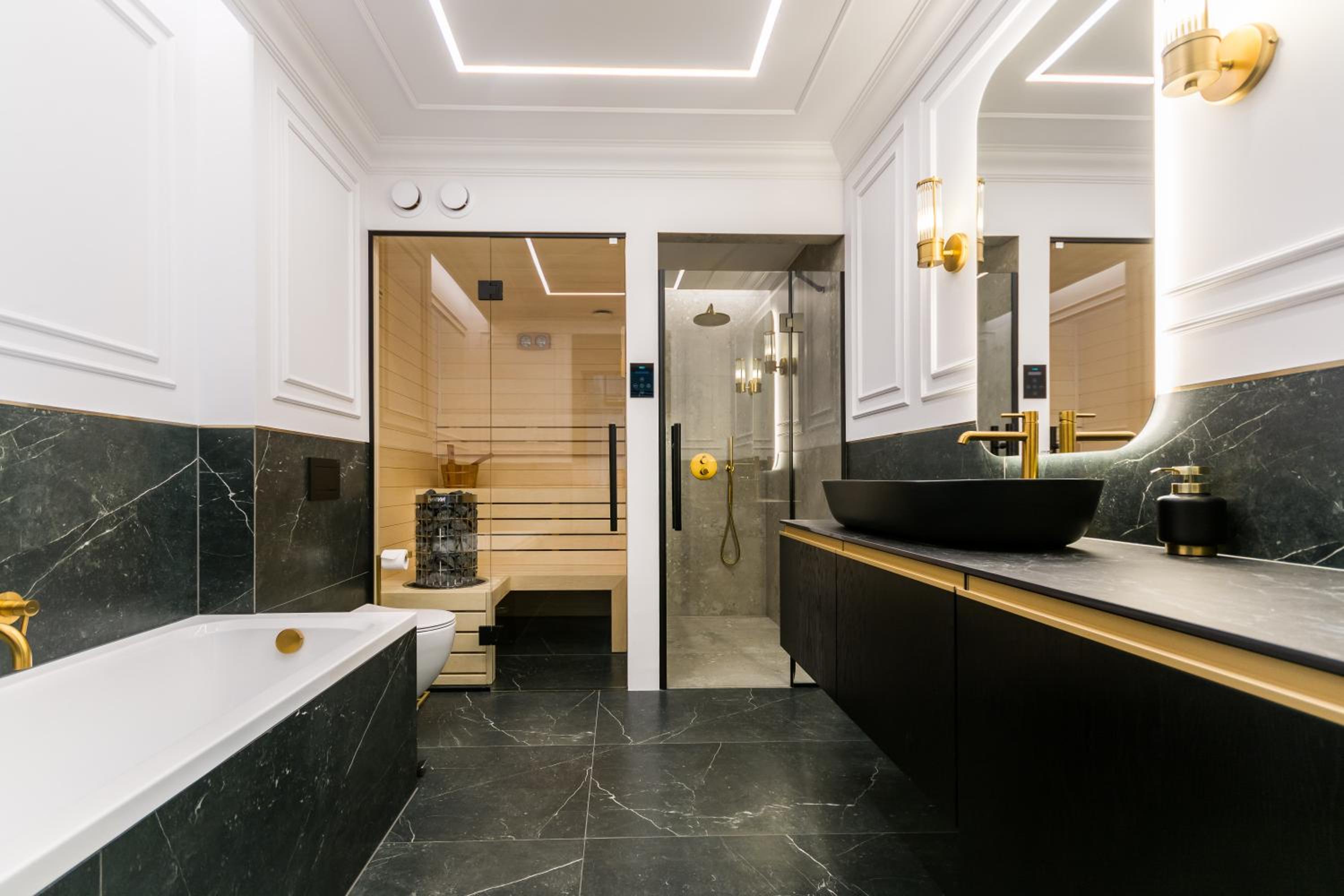 Prestige Central Apartment with Sauna & Parking