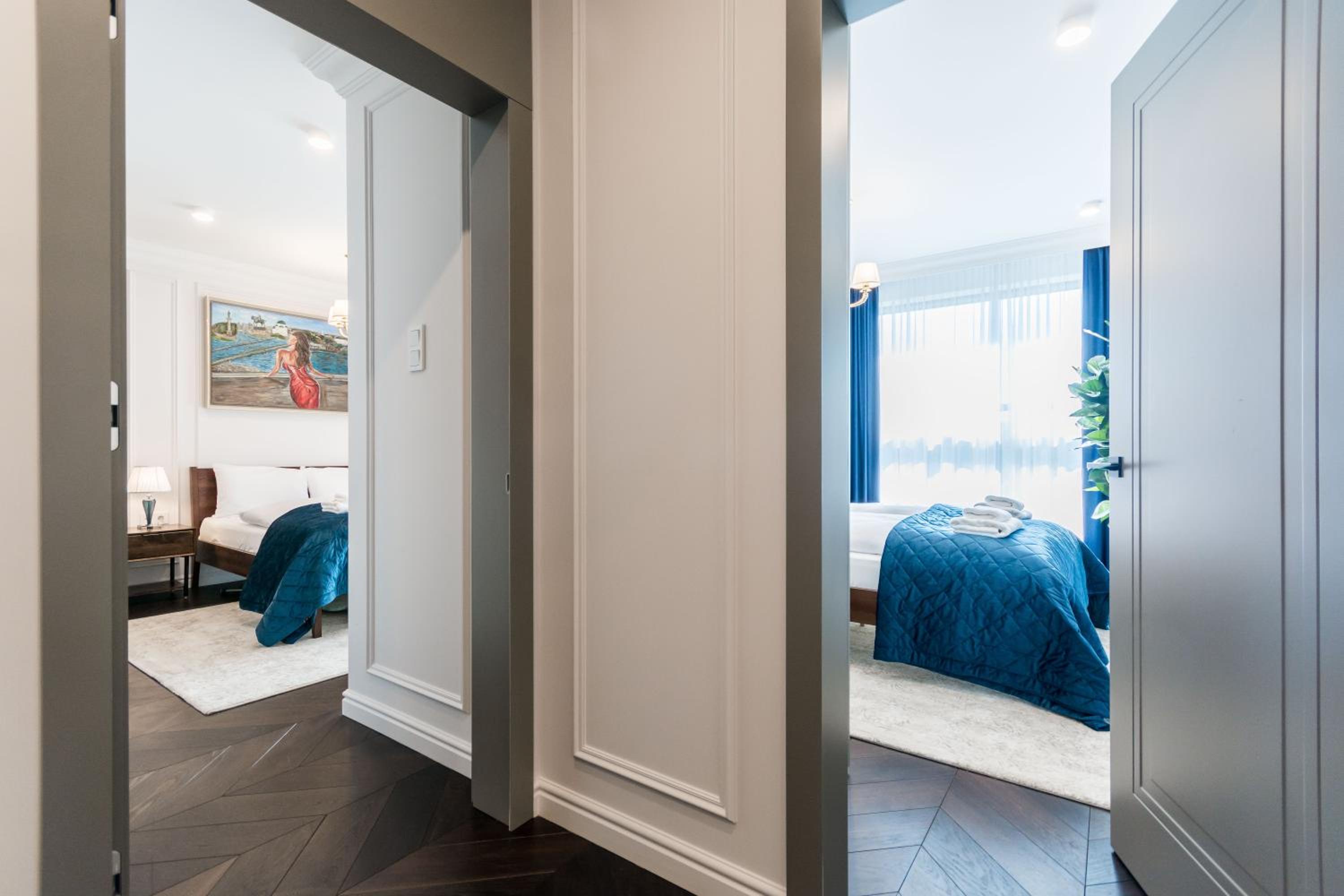 Prestige Central Apartment with Sauna & Parking