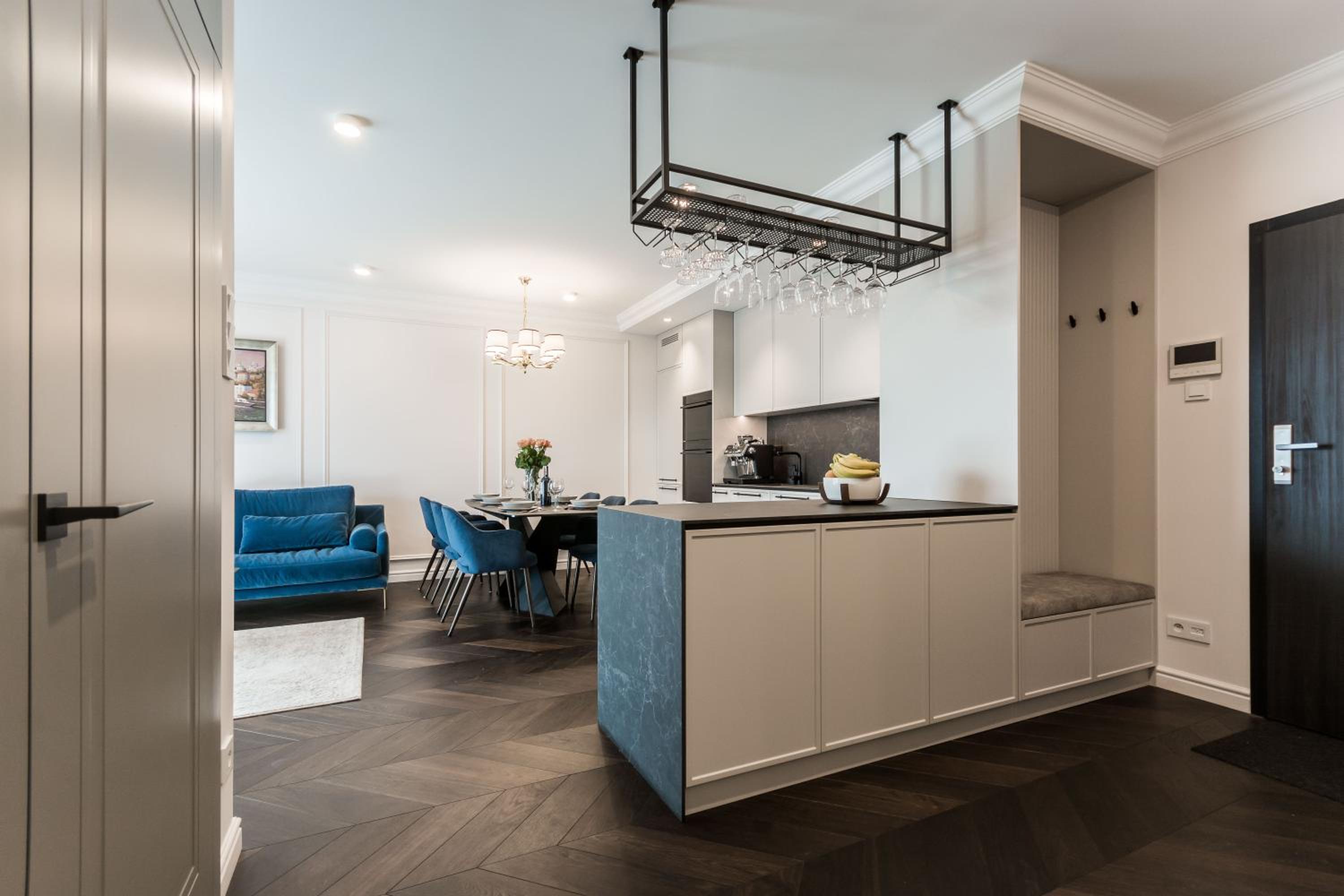 Prestige Central Apartment with Sauna & Parking