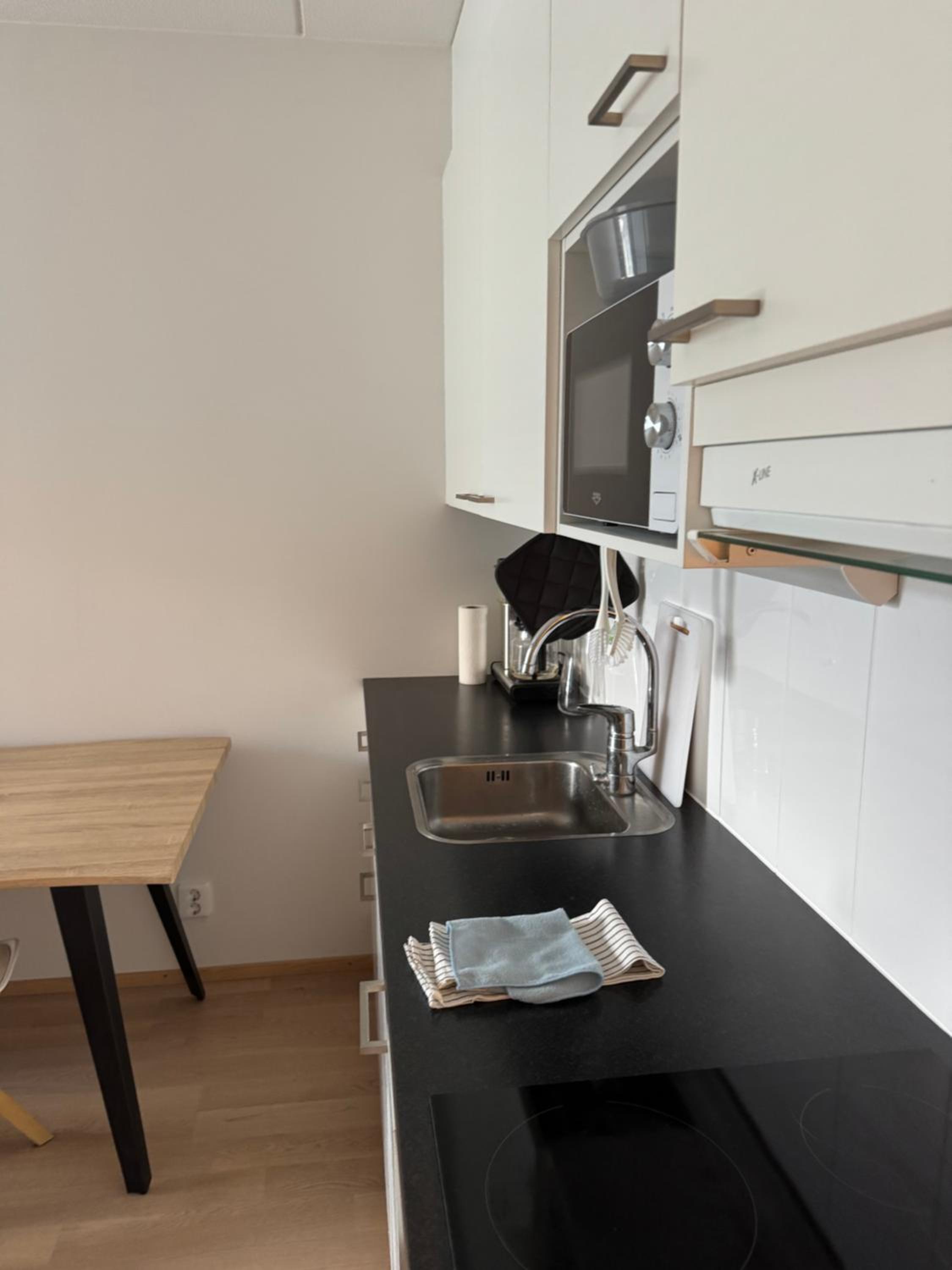 Neat studio apartment near the metro in Espoo