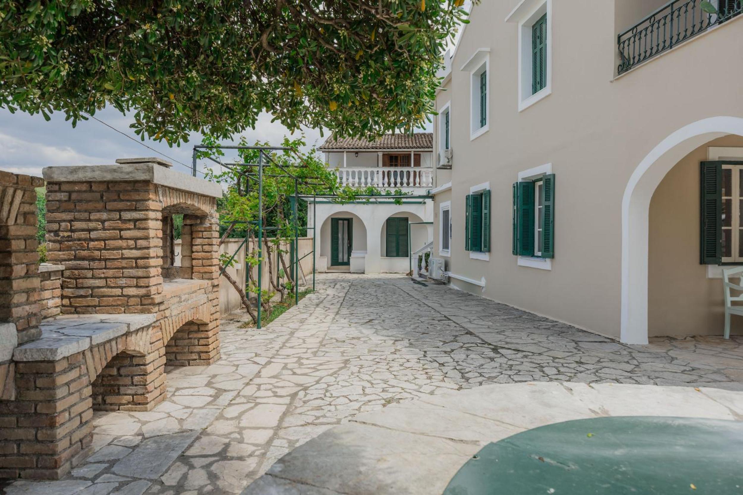 Vine House Apartments