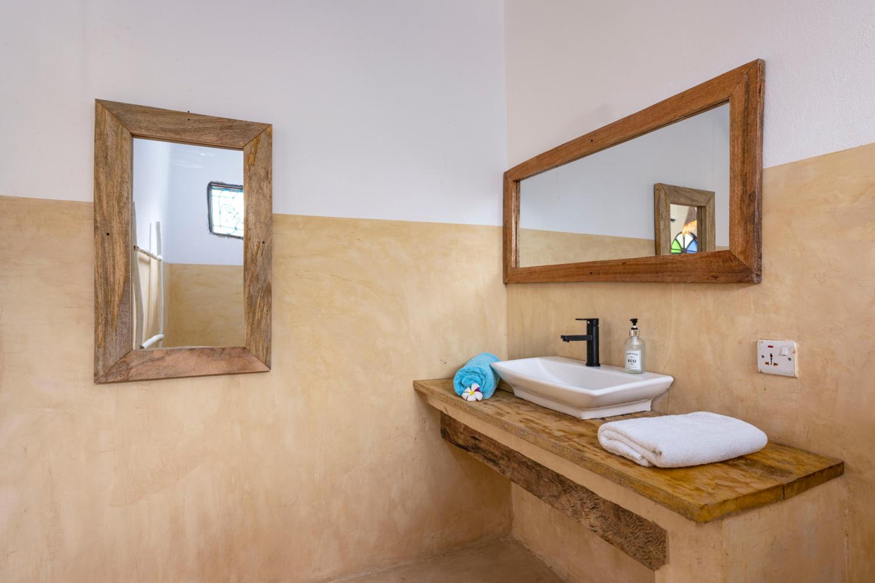 Tunda Lodge