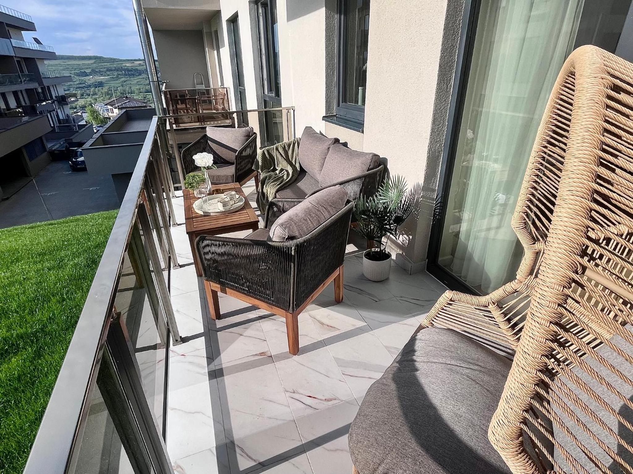 FLH Golden Gallery - Balcony & Free Parking near Vivo Mall