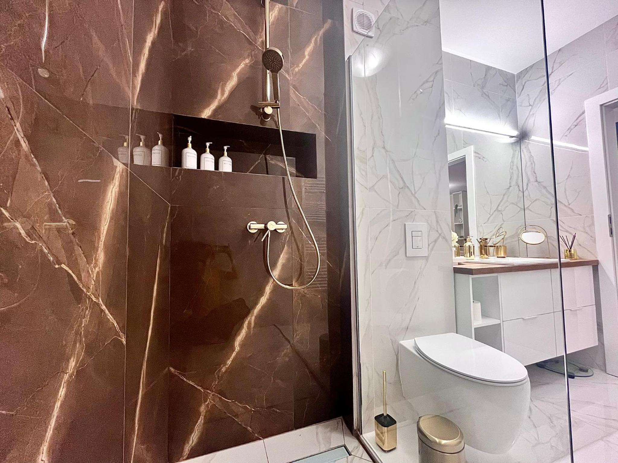 FLH Golden Gallery - Balcony & Free Parking near Vivo Mall