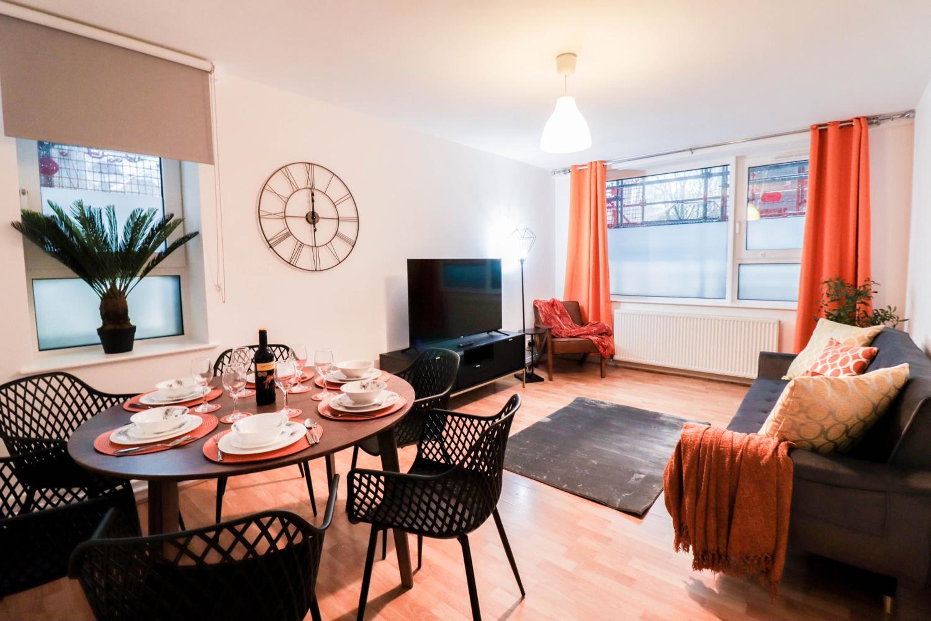 Well-Presented 3-Bedroom Flat! Great Location!