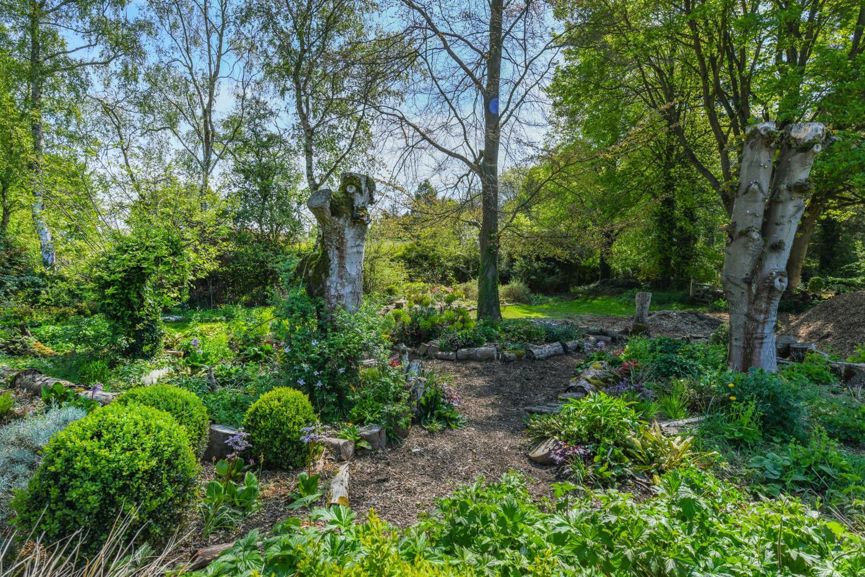 Eco 2-Bed Bungalow with Biodiverse Garden & Solar