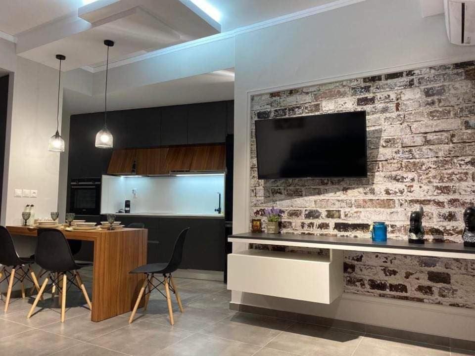 Downtown modern luxurious apartment