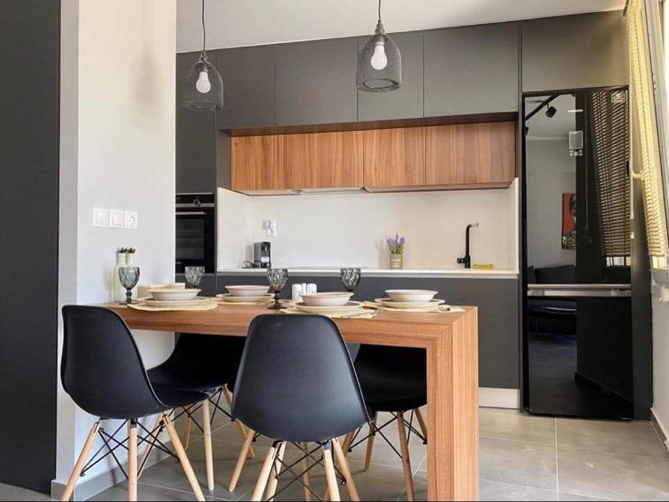 Downtown modern luxurious apartment