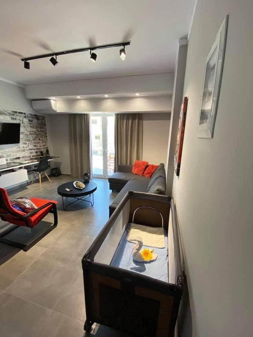 Downtown modern luxurious apartment