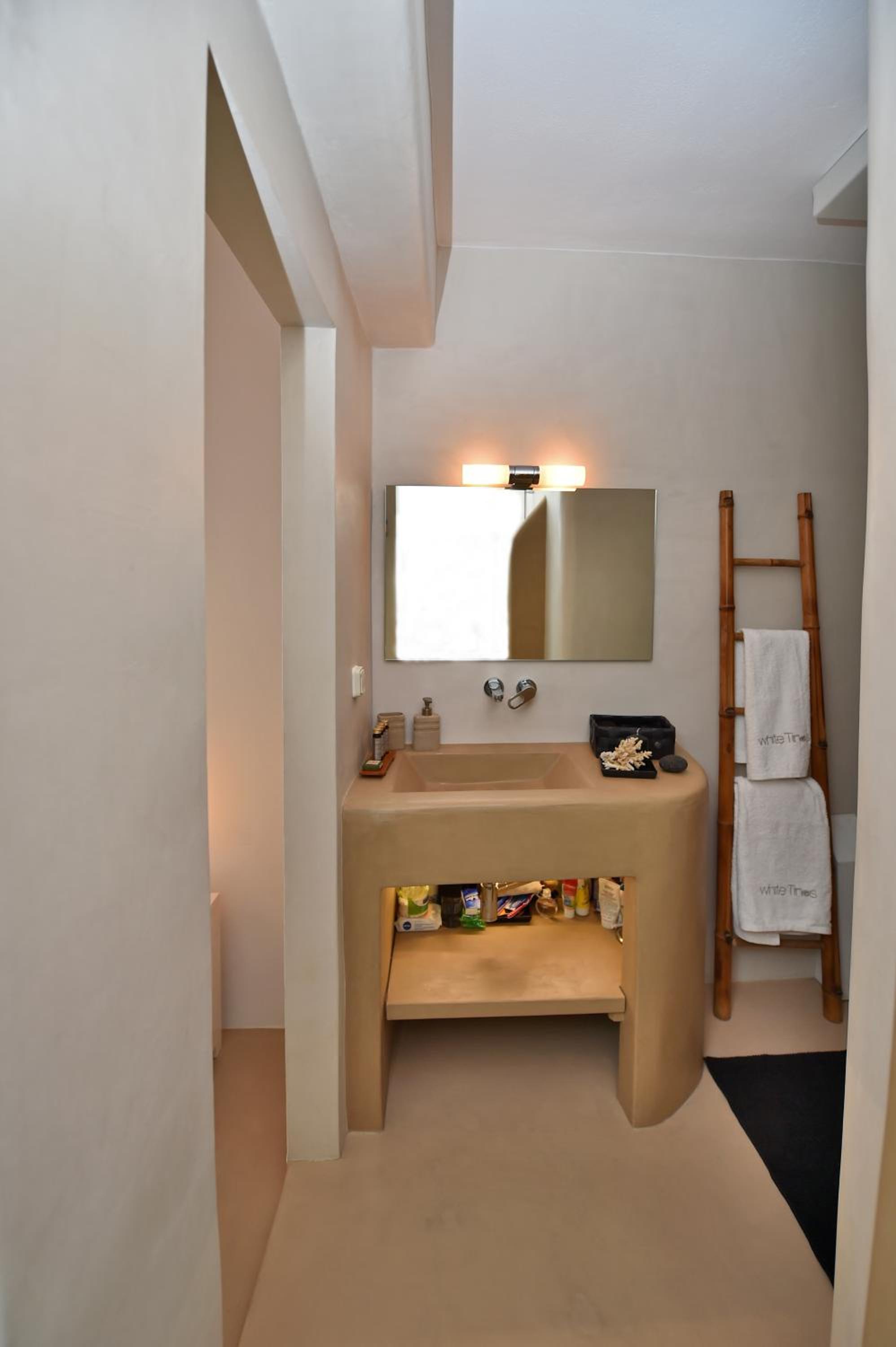 White Tinos Luxury Suites