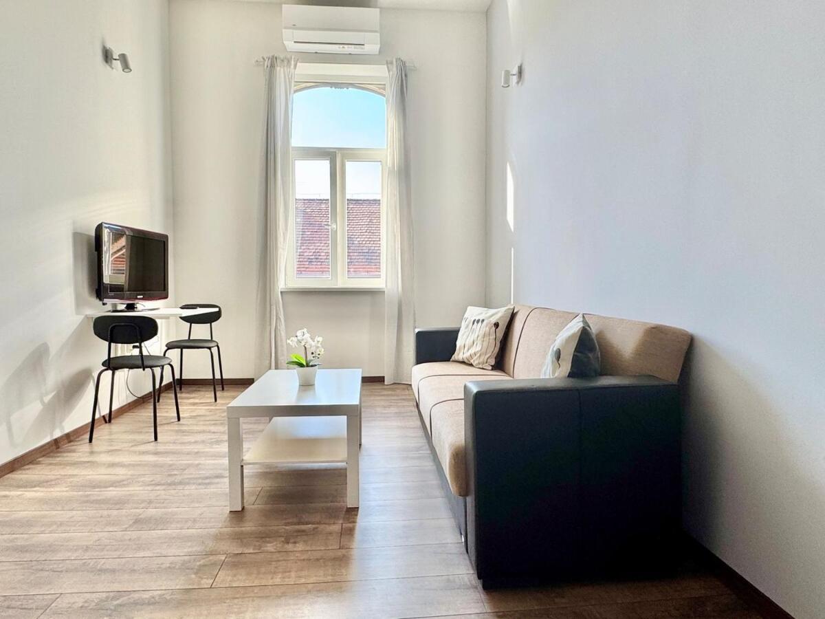 K87 Central Renovated 6BR