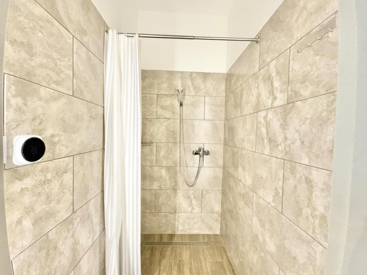 K87 Central Renovated 6BR