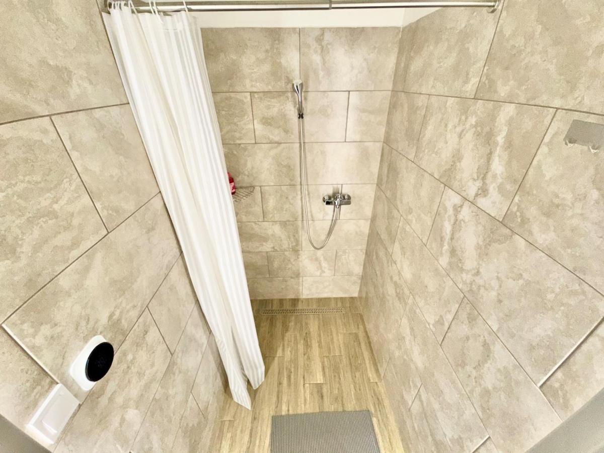 K87 Central Renovated 6BR
