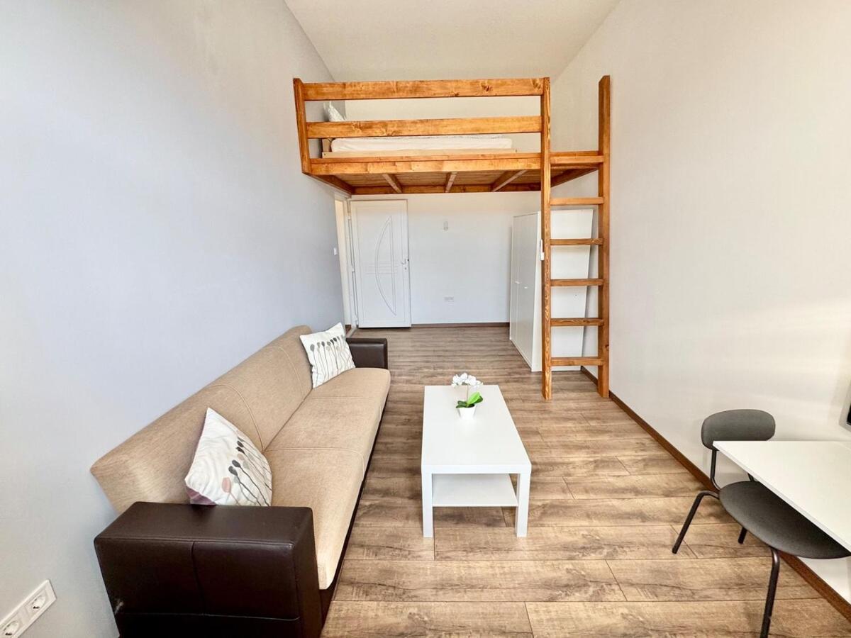 K87 Central Renovated 6BR