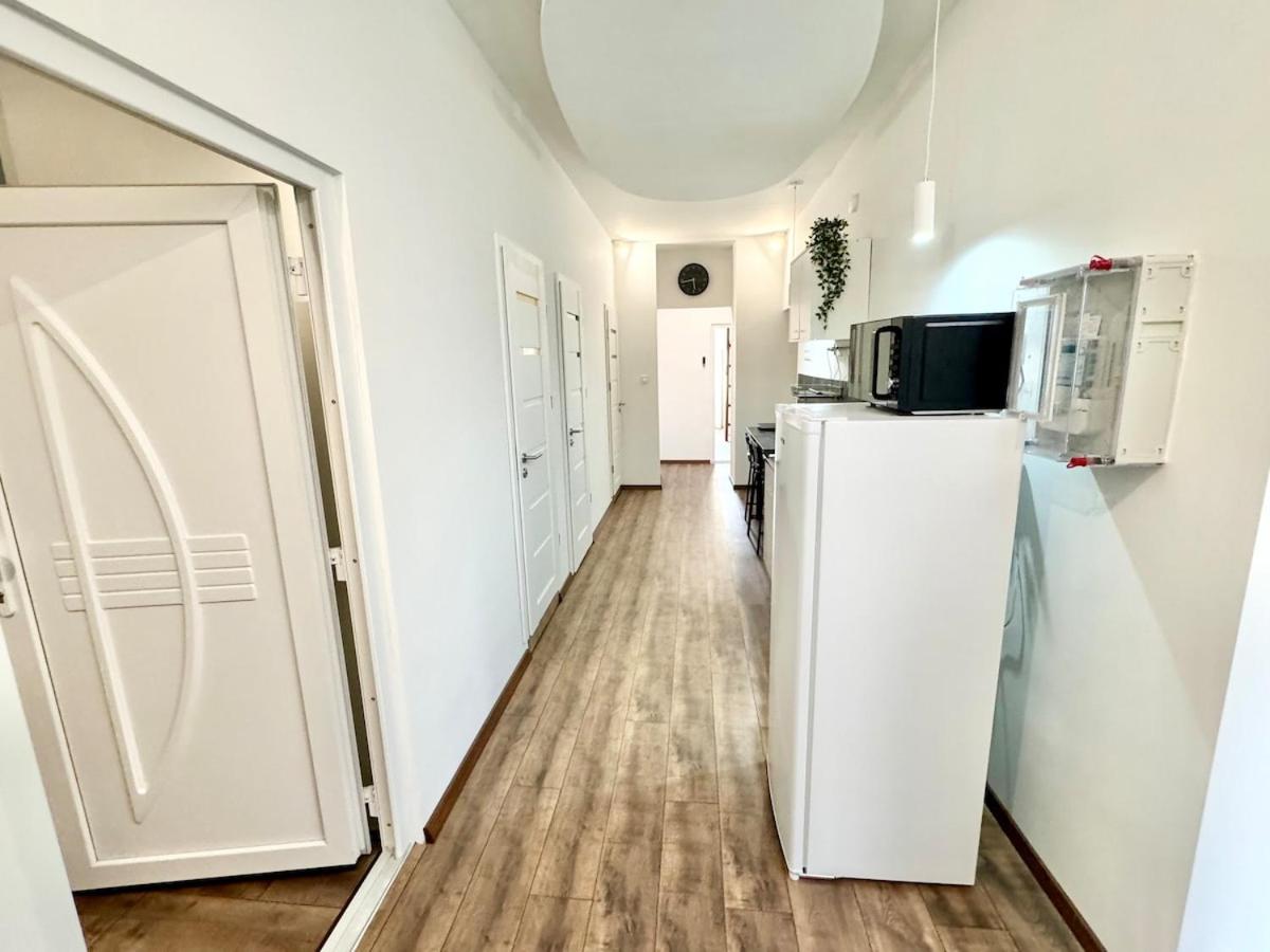 K87 Central Renovated 6BR
