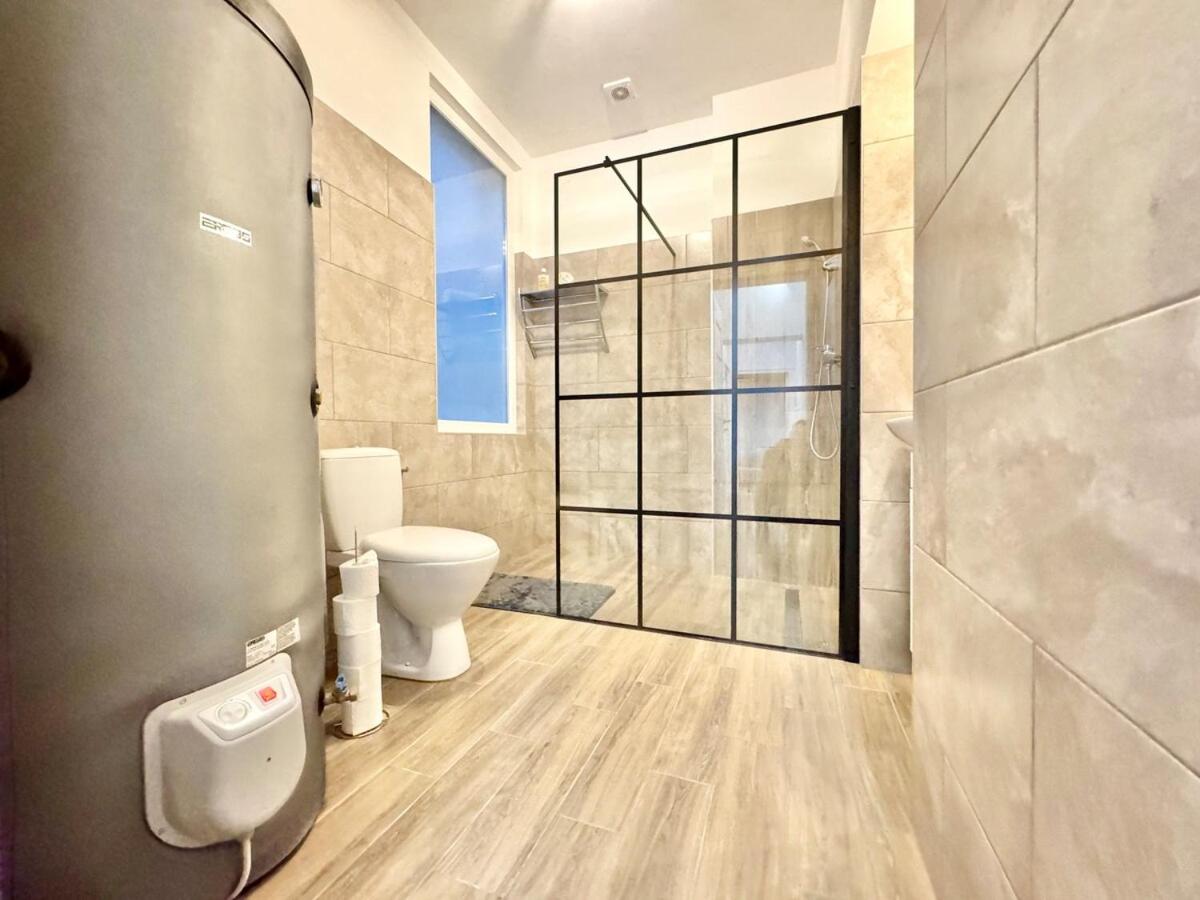 K87 Central Renovated 6BR