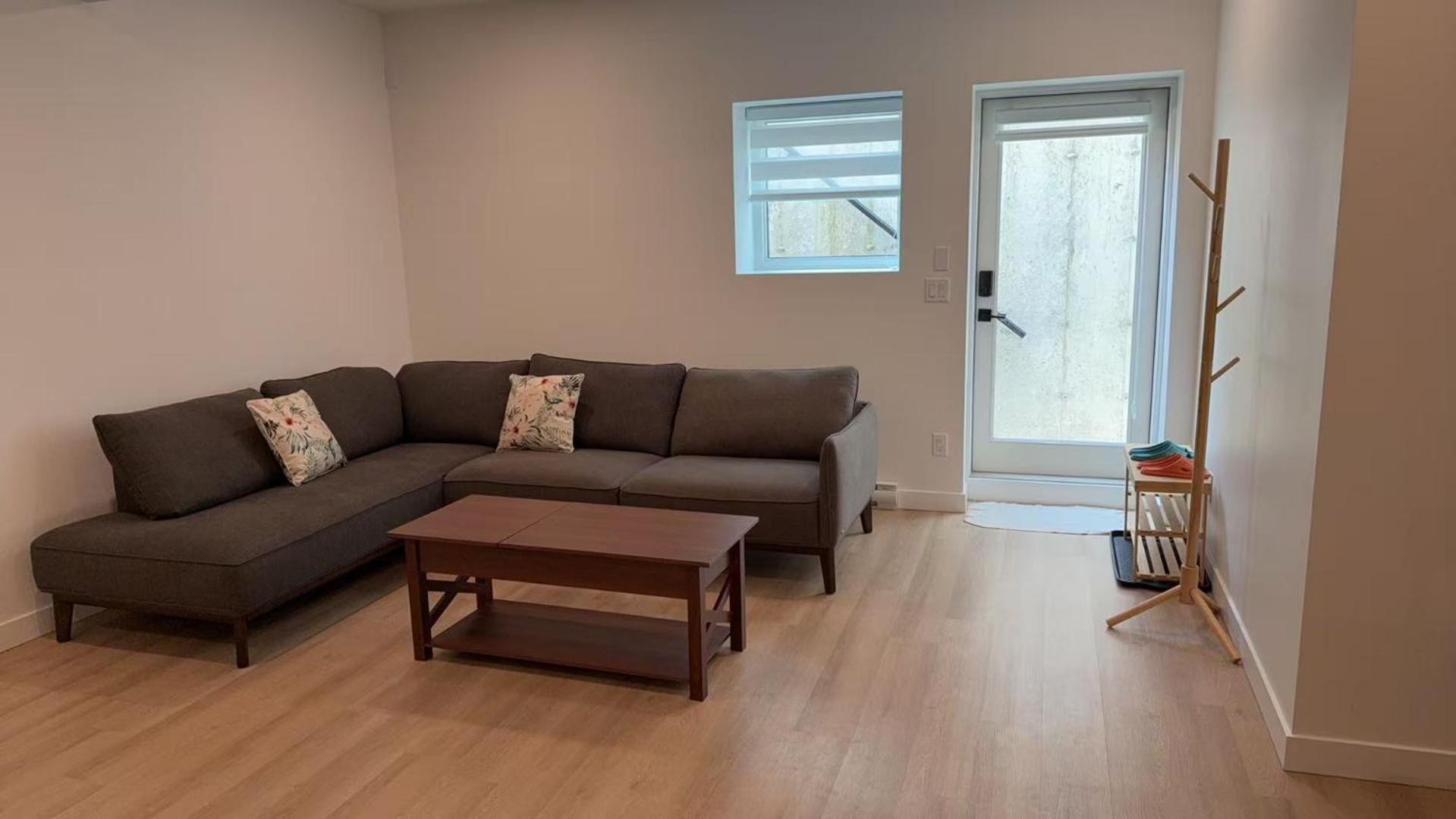 Basement suite -Langley Willoughby