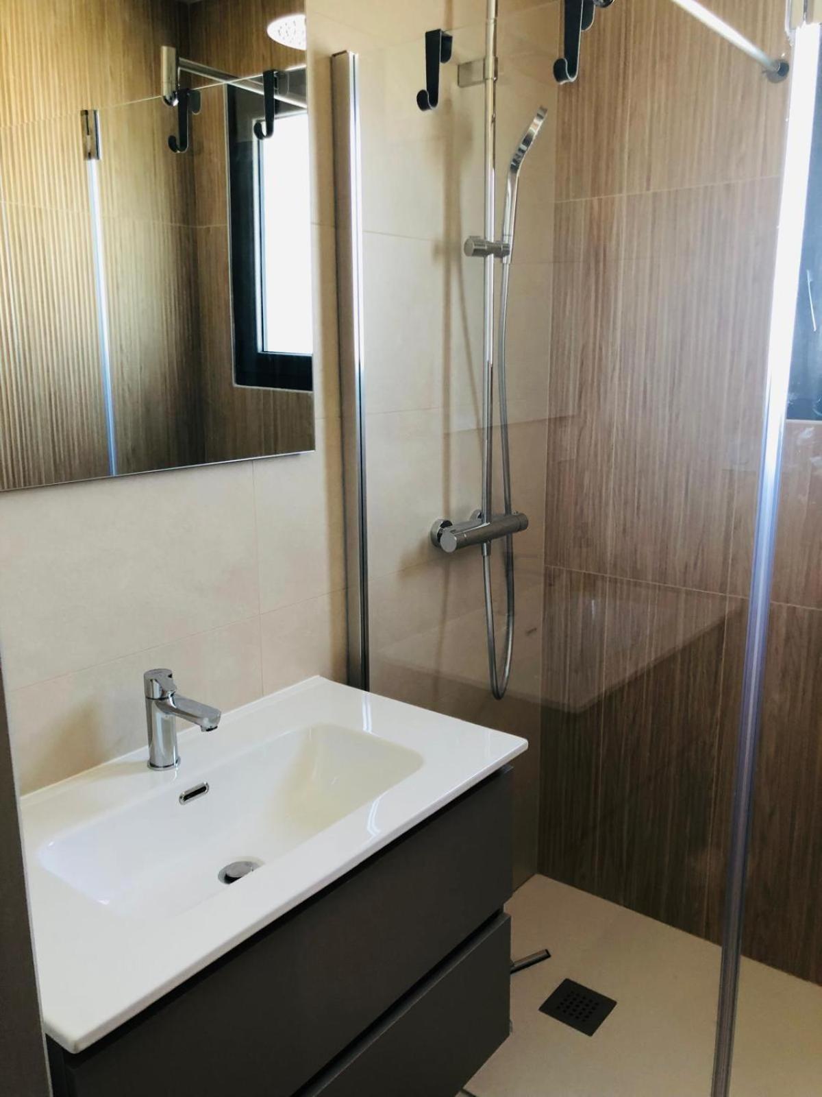 Maison moderne 3 chambres SPA-jacuzzi mai-septembre