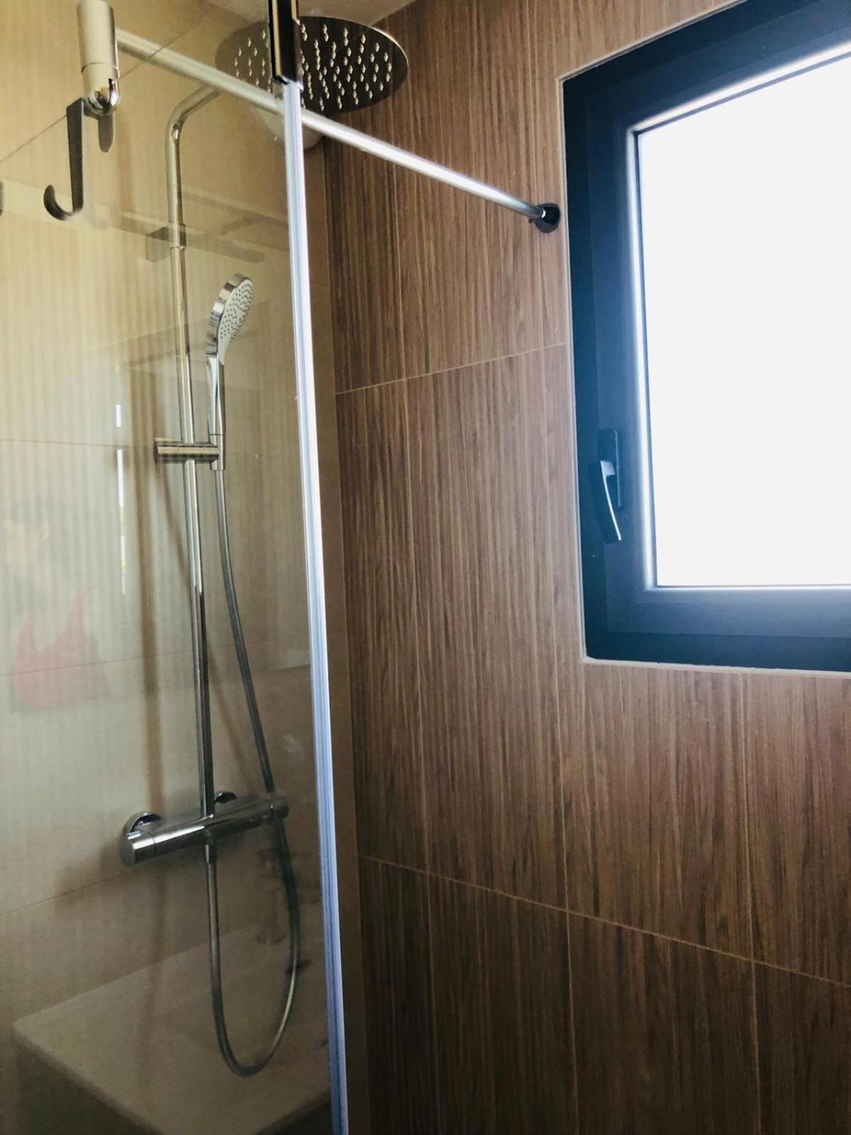 Maison moderne 3 chambres SPA-jacuzzi mai-septembre