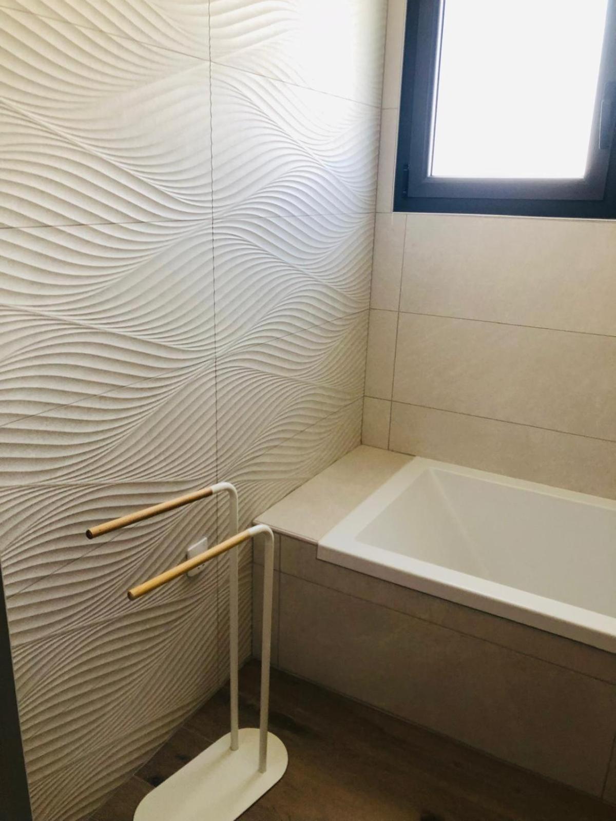 Maison moderne 3 chambres SPA-jacuzzi mai-septembre